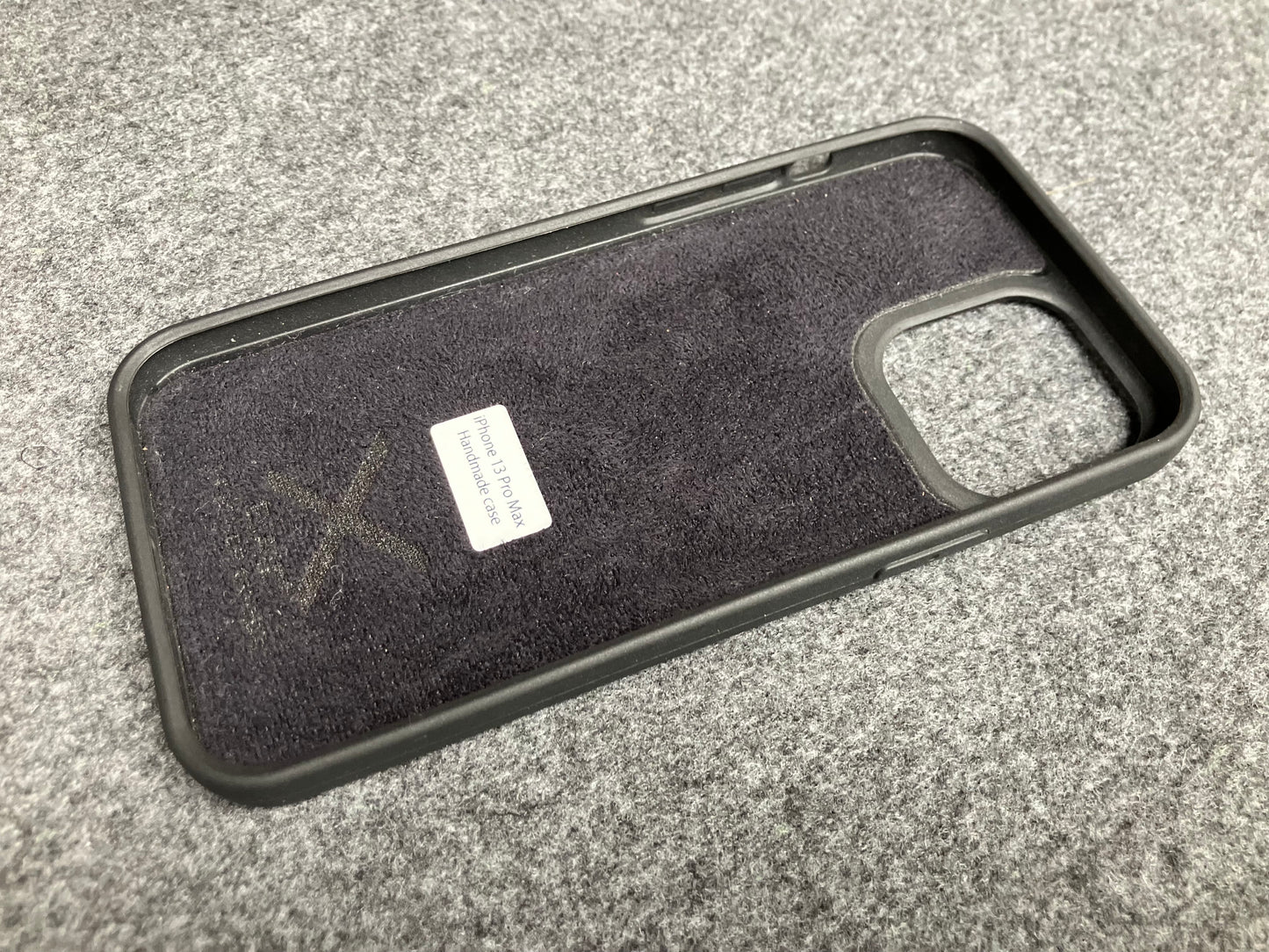 Capa com folha beLEAF® de Alocasia Genuína para iPhone cortada & gravada a laser/microfibra.- 60i