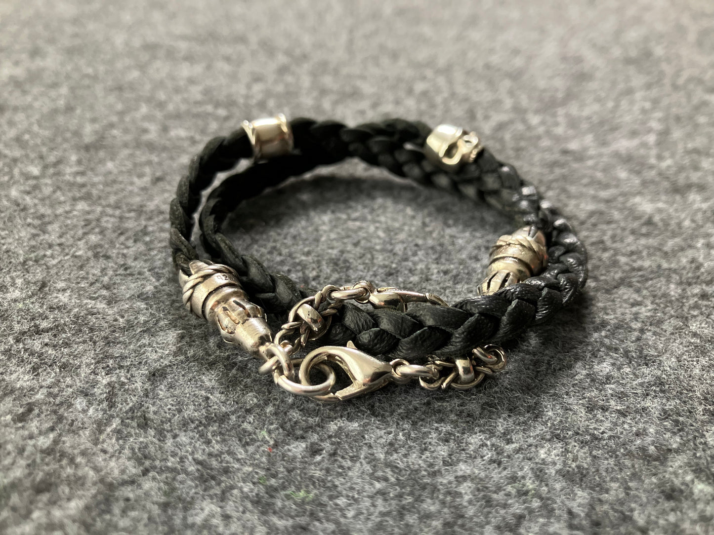 Full-Grain Genuine Leather Laser-cut & engraved Samsung Case/Holder/microfiber & 2 Terminals & 1 Rope Pin, 1 Skull, and 6 Rings, all made of 925 Sterling Silver & Strap/Choker/Bracelet, hand-braided 3-strands Leather, Brown or Black.- KP03S