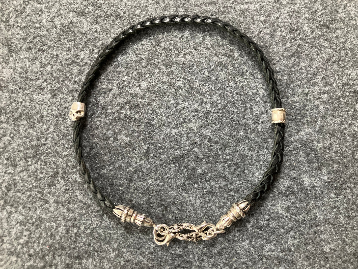 Full-Grain Genuine Leather Laser-cut & engraved Samsung Case/Holder/microfiber & 2 Terminals & 1 Rope Pin, 1 Skull, and 6 Rings, all made of 925 Sterling Silver & Strap/Choker/Bracelet, hand-braided 3-strands Leather, Brown or Black.- KP03S