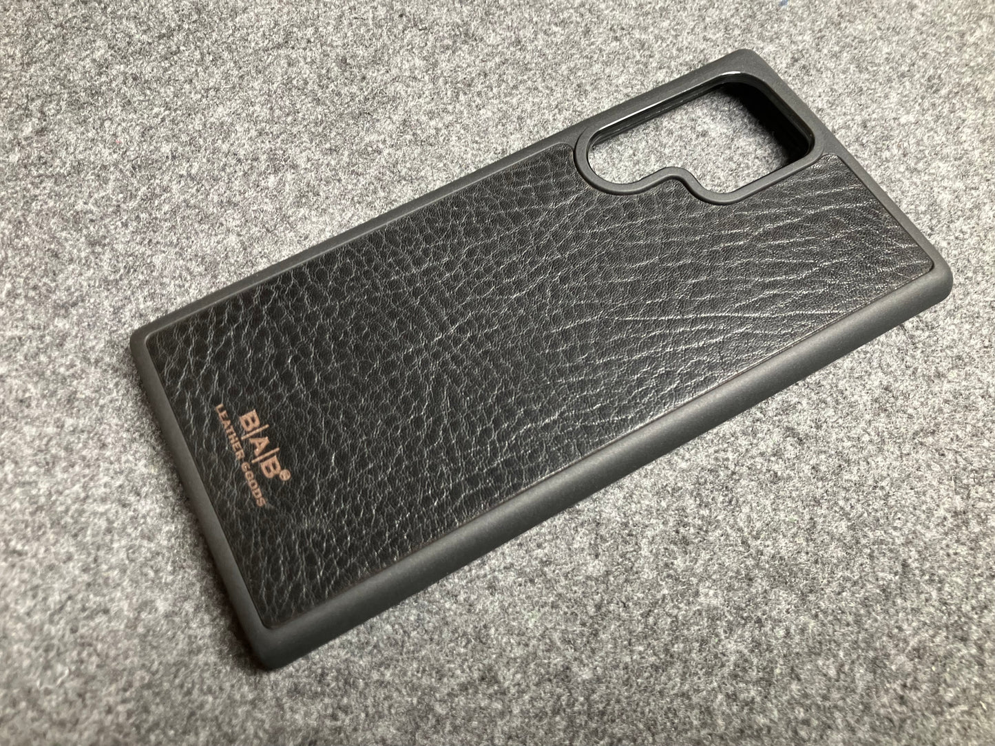 Coque en Cuir Véritable Pleine Fleur pour Samsung, tanné végétal au tanin découpé et gravé au laser/microfibre.- 51