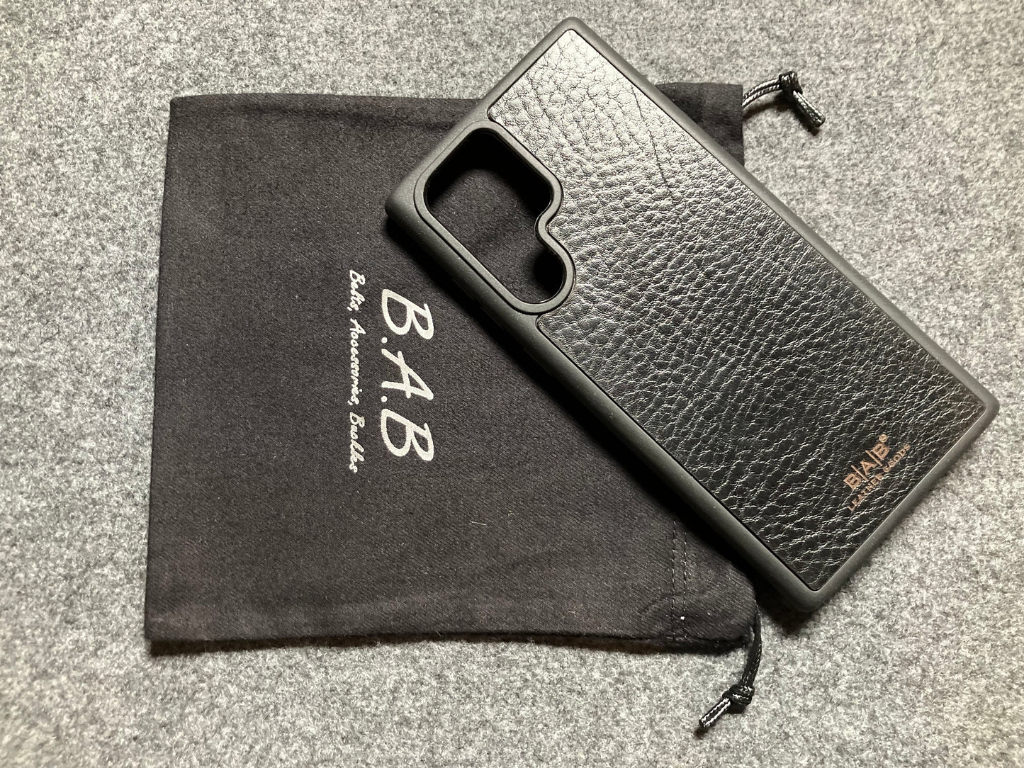 Coque en Cuir Véritable Pleine Fleur pour Samsung, tanné végétal au tanin découpé et gravé au laser/microfibre.- 51