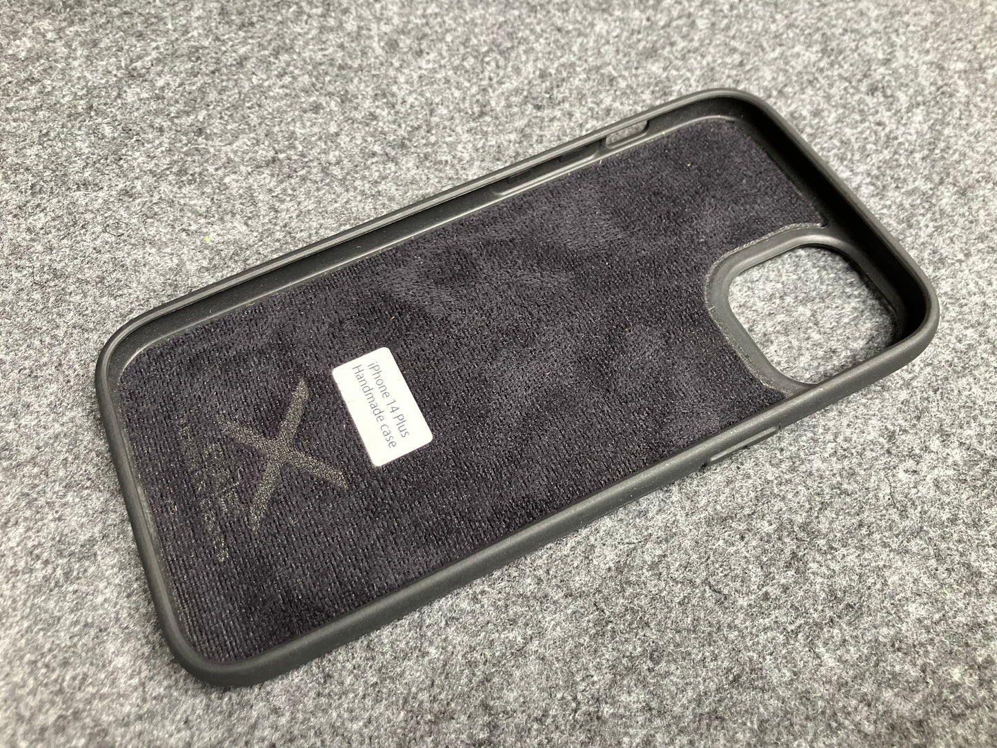 Capa com folha beLEAF® de Alocasia Genuína para iPhone cortada & gravada a laser/microfibra.- 60i