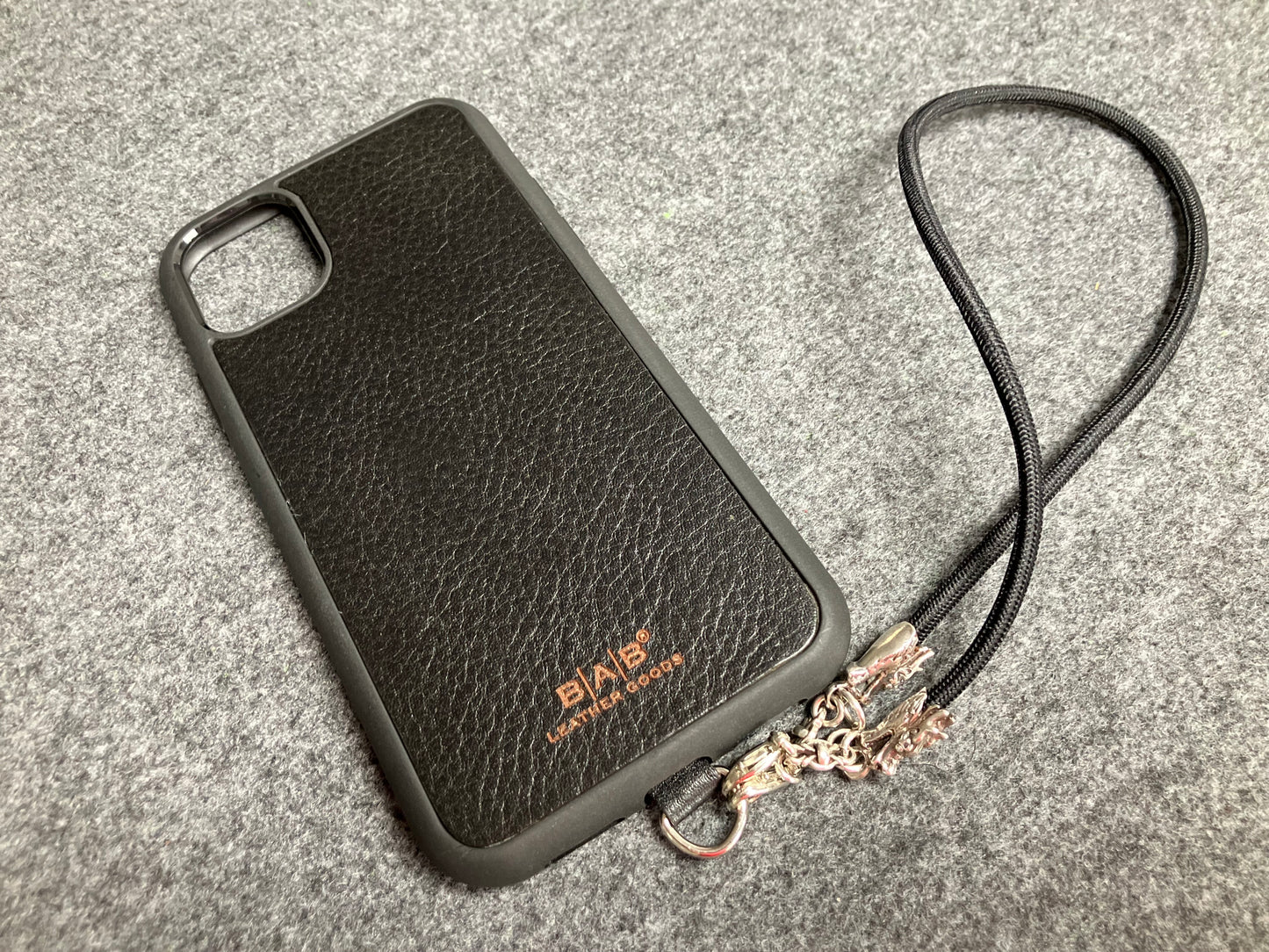 Full-Grain vegetable-tanned Genuine Leather Case/Holder for iPhone/Samsung/microfiber & 2 Dragon Terminals, 2 Links, and 6 Rings, all made of 925 Sterling Silver & Black Elastic Rope Strap/Choker/Bracelet.- KP08