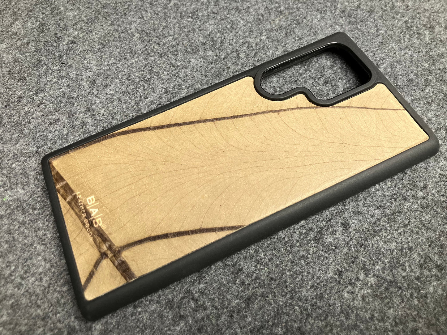 Funda con hoja beLEAF® de Alocasia Genuina para Samsung cortada & grabada con láser/microfibra.- 60S