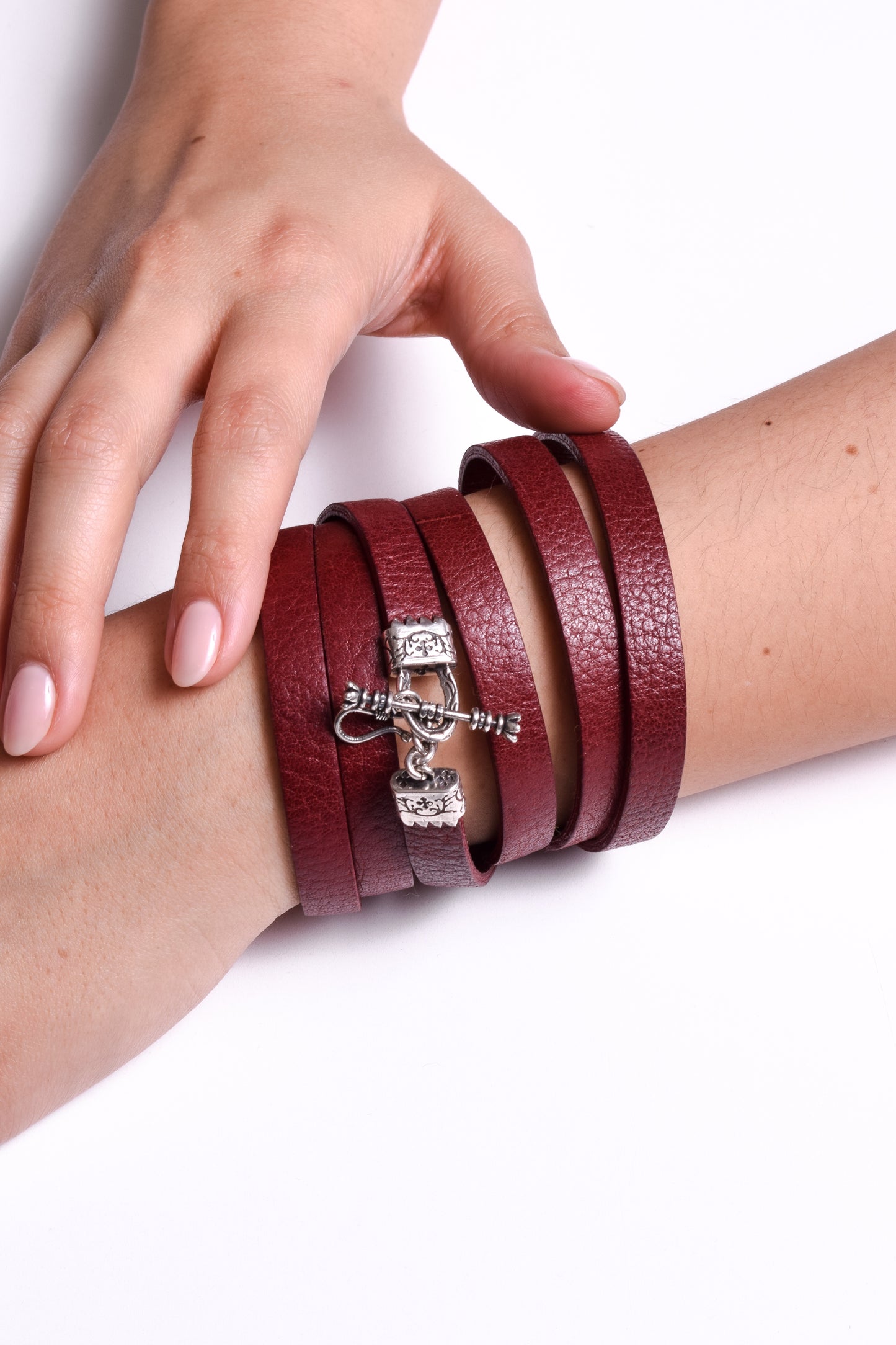 2 Cape Terminals, 1 Cane, 1 S Clasp, and 5 Rings, all made of solid 925 Sterling Silver & Crossbody/Necklace/Bracelet, all made of double Full-Grain vegetable-tanned Genuine Leather, Blue, Red or Black.- CP05
