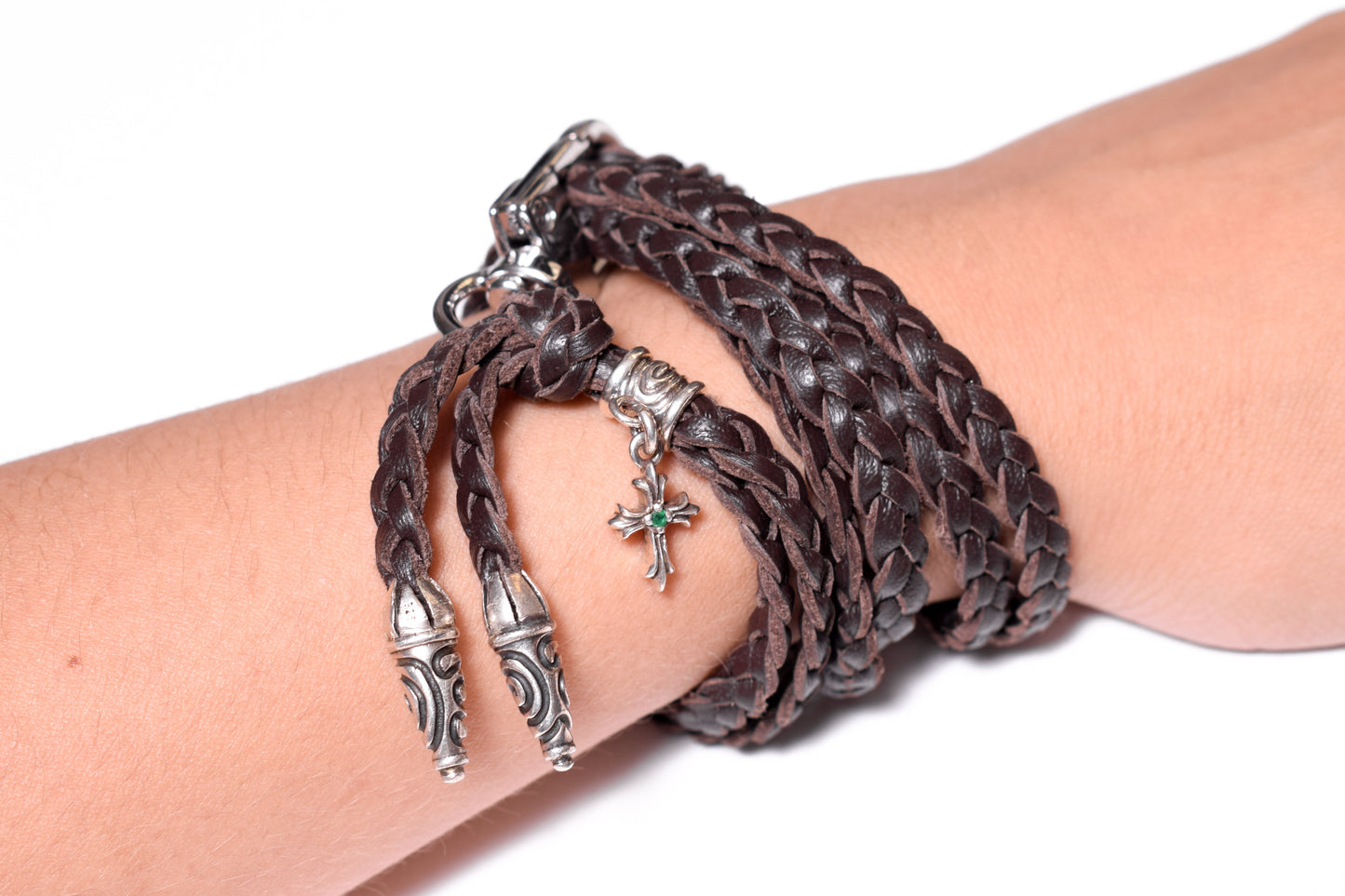 2 Terminais Espirais, 1 Pino em Espiral com Argola e 1 Pingente de Crucifixo com 2 Esmeraldas lapidadas e engastadas à mão, todos de Prata 925 sólida & Crossbody/Colar/Pulseira de Couro com 3 fios duplos trançados à mão, Marrom ou Preto.- CP31