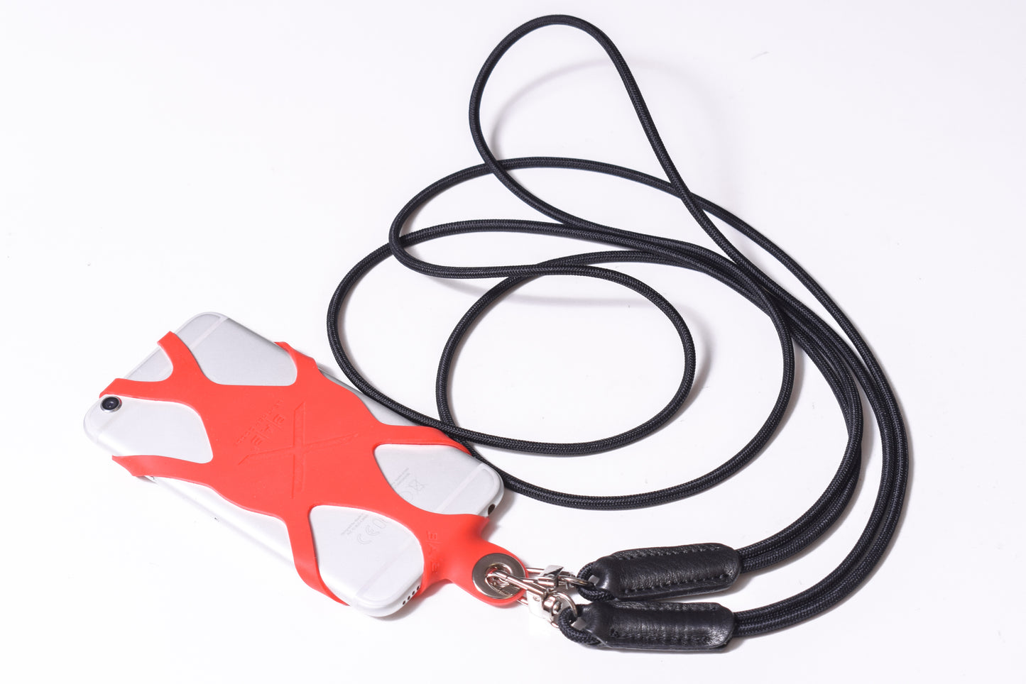 Soporte para celular de Silicona grabado con láser. Crossbody/Collar/Pulsera doble de Cuerda Elástica Negra & 2 Terminales de Cuero Full-Grain curtido vegetal al tanino, Azul, Marrón, Negro o Rojo con 2 Mosquetones plateados.- S23