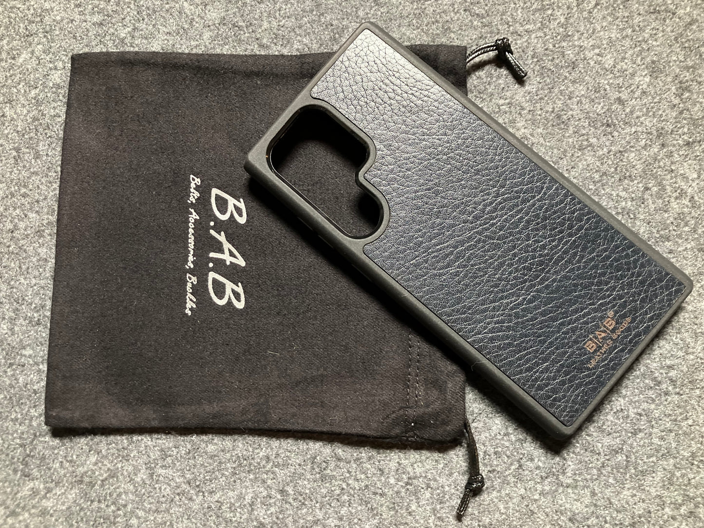 Coque en Cuir Véritable Pleine Fleur pour Samsung, tanné végétal au tanin découpé et gravé au laser/microfibre.- 51