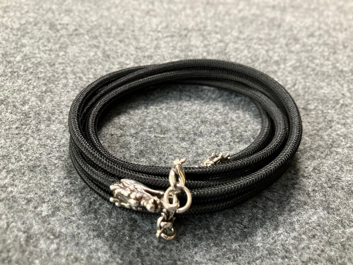 Full-Grain vegetable-tanned Genuine Leather Case/Holder for iPhone/Samsung/microfiber & 2 Dragon Terminals, 2 Links, and 6 Rings, all made of 925 Sterling Silver & Black Elastic Rope Strap/Choker/Bracelet.- KP08