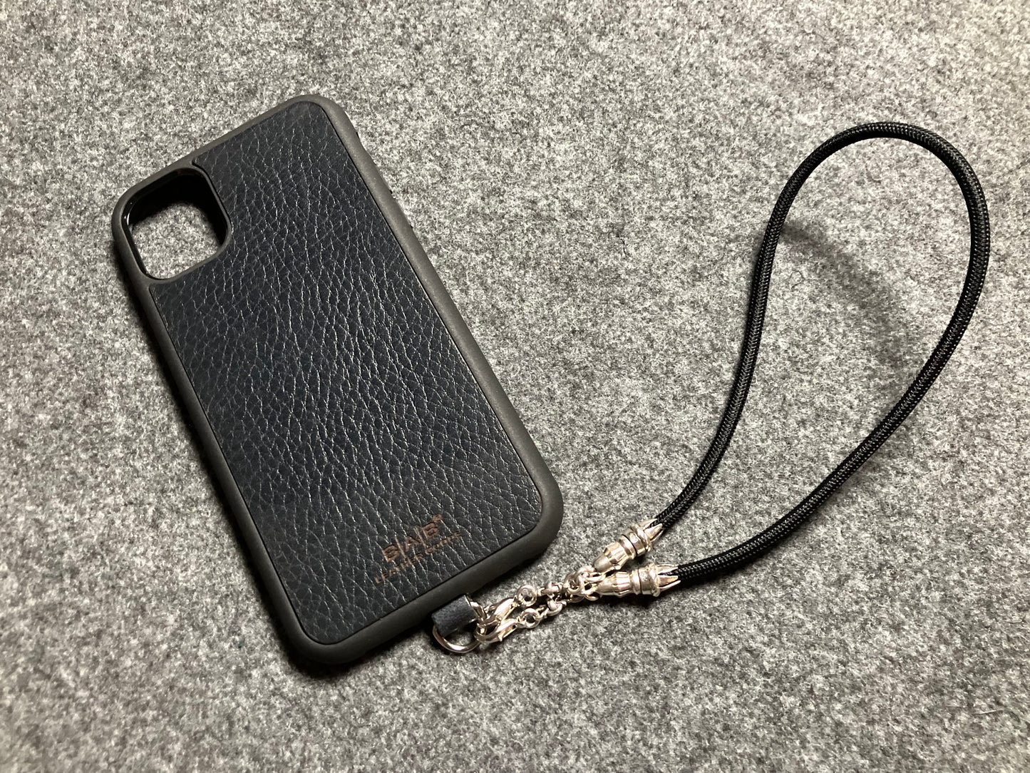 Full-Grain vegetable-tanned Genuine Leather Case/Holder for iPhone/Samsung/microfiber. 2 Rope Ends, 2 Links, and 6 Rings, all made of 925 Sterling Silver & Black Elastic Rope Strap/Choker/Bracelet.- KP40