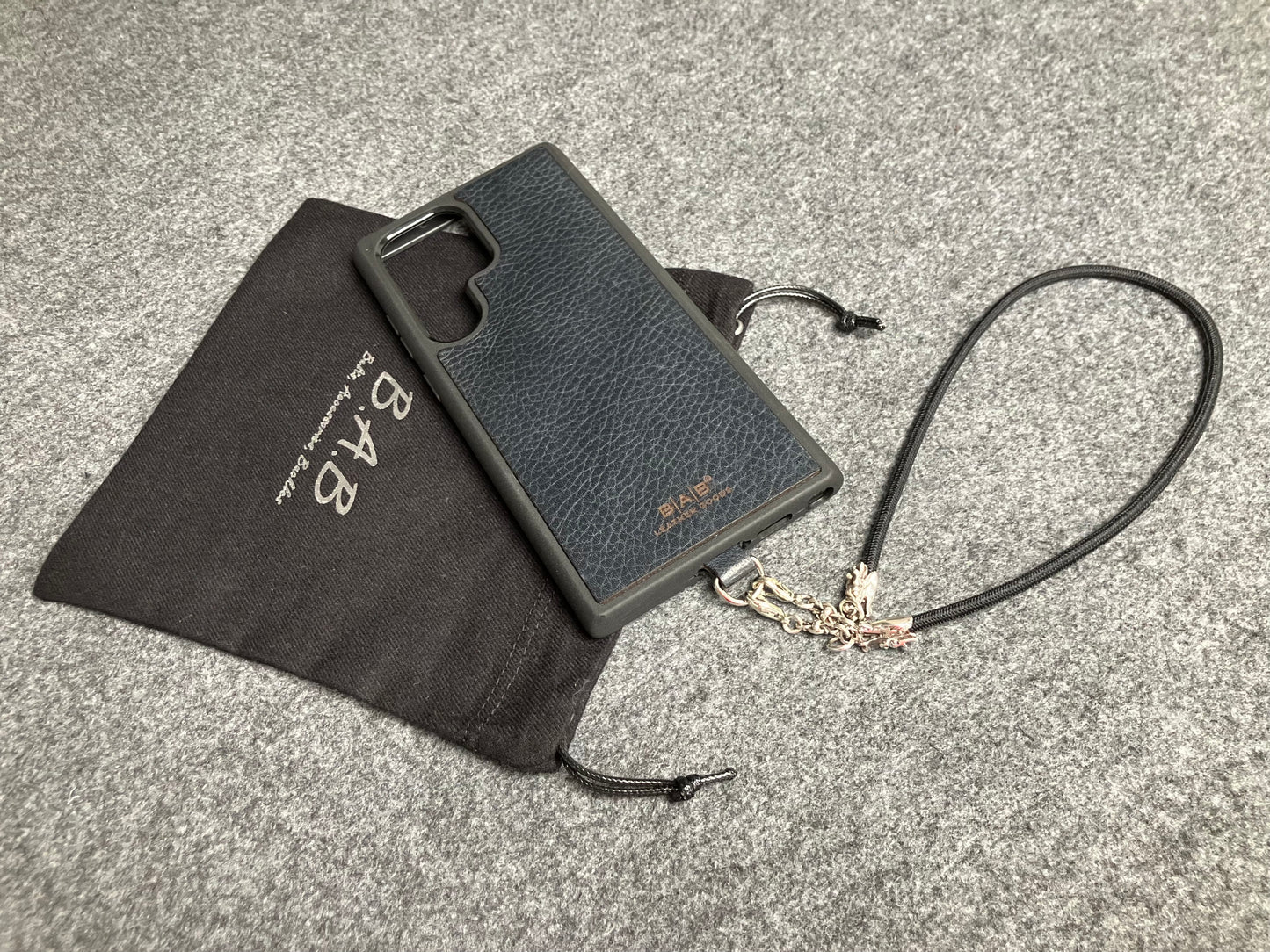 Full-Grain vegetable-tanned Genuine Leather Case/Holder for iPhone/Samsung/microfiber & 2 Dragon Terminals, 2 Links, and 6 Rings, all made of 925 Sterling Silver & Black Elastic Rope Strap/Choker/Bracelet.- KP08