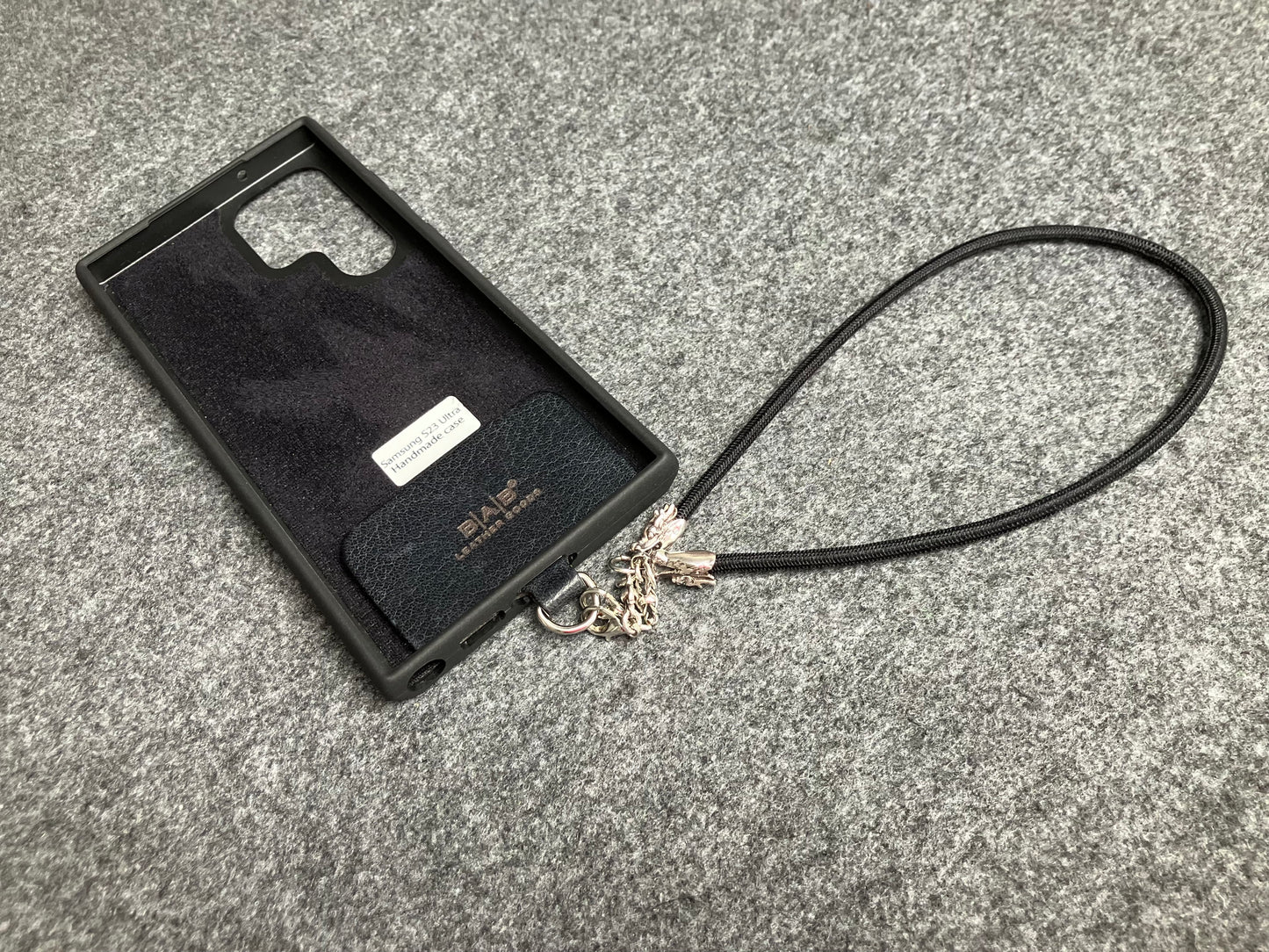 Full-Grain vegetable-tanned Genuine Leather Case/Holder for iPhone/Samsung/microfiber & 2 Dragon Terminals, 2 Links, and 6 Rings, all made of 925 Sterling Silver & Black Elastic Rope Strap/Choker/Bracelet.- KP08