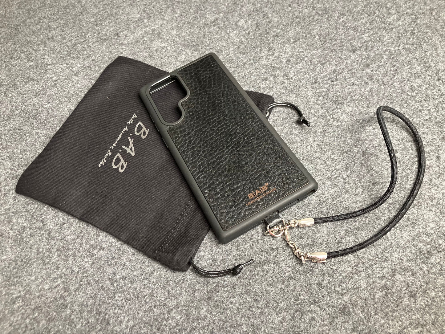 Full-Grain vegetable-tanned Genuine Leather Case/Holder for iPhone/Samsung/microfiber & 2 Dragon Terminals, 2 Links, and 6 Rings, all made of 925 Sterling Silver & Black Elastic Rope Strap/Choker/Bracelet.- KP08