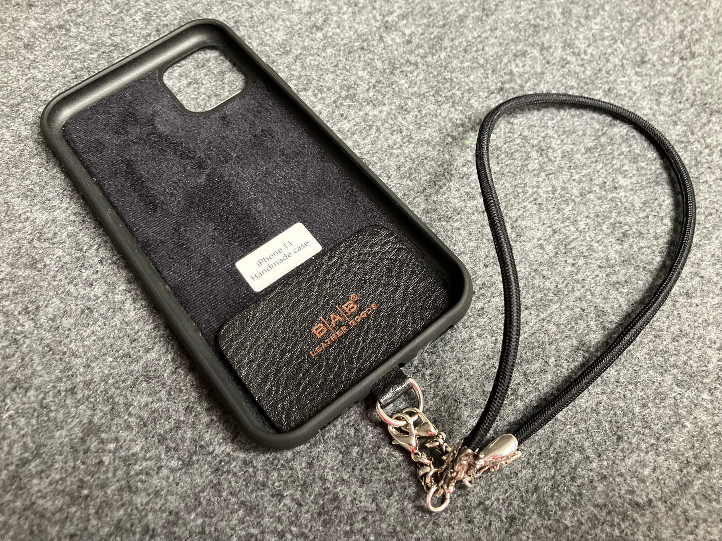 Full-Grain vegetable-tanned Genuine Leather Case/Holder for iPhone/Samsung/microfiber & 2 Dragon Terminals, 2 Links, and 6 Rings, all made of 925 Sterling Silver & Black Elastic Rope Strap/Choker/Bracelet.- KP08