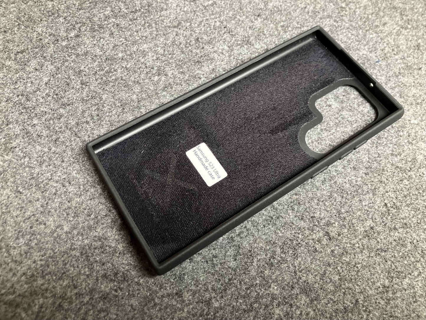Coque en Cuir Véritable Pleine Fleur pour Samsung, tanné végétal au tanin découpé et gravé au laser/microfibre.- 51
