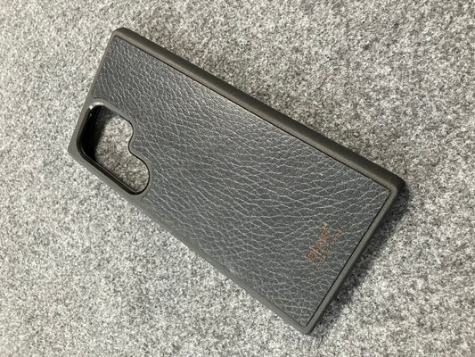 Funda para Samsung de Cuero Genuino Full-Grain curtido vegetal al tanino cortada y grabada con láser/microfibra.- 51