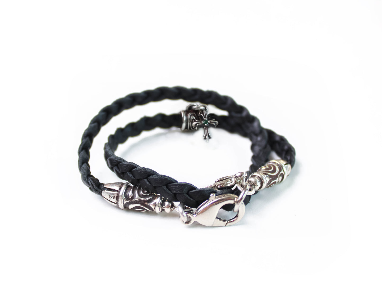 2 Bornes en Spirale, 1 Pendentif Crucifix avec 2 Émeraudes taillées à la main et 6 Anneaux, le tout en Argent Sterling 925 massif & Sangle/Tour de cou/Bracelet en Cuir Véritable, avec trois doubles brins tressés à la main, Marron ou Noir.- PP24