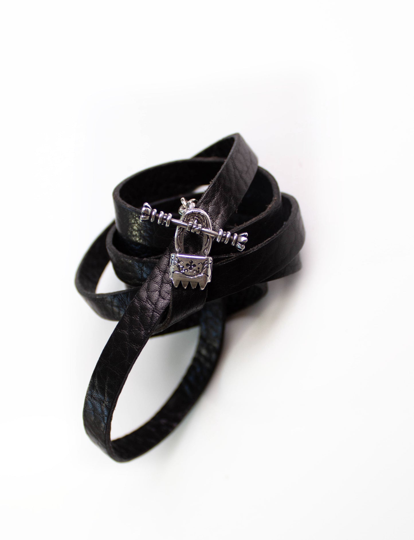 2 Cape Terminals, 1 Cane, 1 S Clasp, and 5 Rings, all made of solid 925 Sterling Silver & Crossbody/Necklace/Bracelet, all made of double Full-Grain vegetable-tanned Genuine Leather, Blue, Red or Black.- CP05