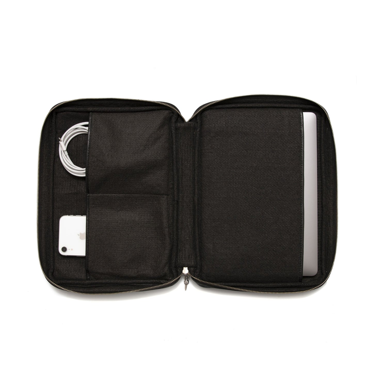 Χαρτοφυλάκιο για MacBook Pro 13"(Intel 2P/4P)/M1/M2/MacBook Pro 14"M1/M2/M3 Pro/M2/M3 Pro Max/MacBook Air 13"M2/M3/iPad Pro 9.7"/10.5"/iPad 11"M2/iPad 11" Pro 1st/2nd/3rd/4th. Γνήσιο Μαύρο Δέρμα Oλικής άλεσης/Τσόχα.- 2004