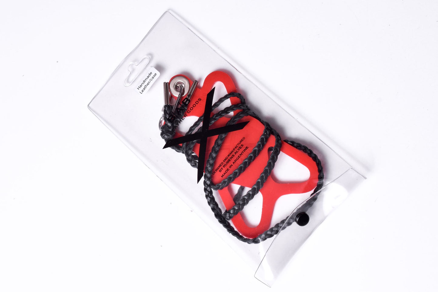 Suporte para celular de Silicone gravado a laser. Crossbody/Colar/Pulseira de Couro Genuíno com 3 fios duplos trançados à mão, Marrom ou Preto com 1 Mosquetão giratório e 2 Terminais prateados.- SC38