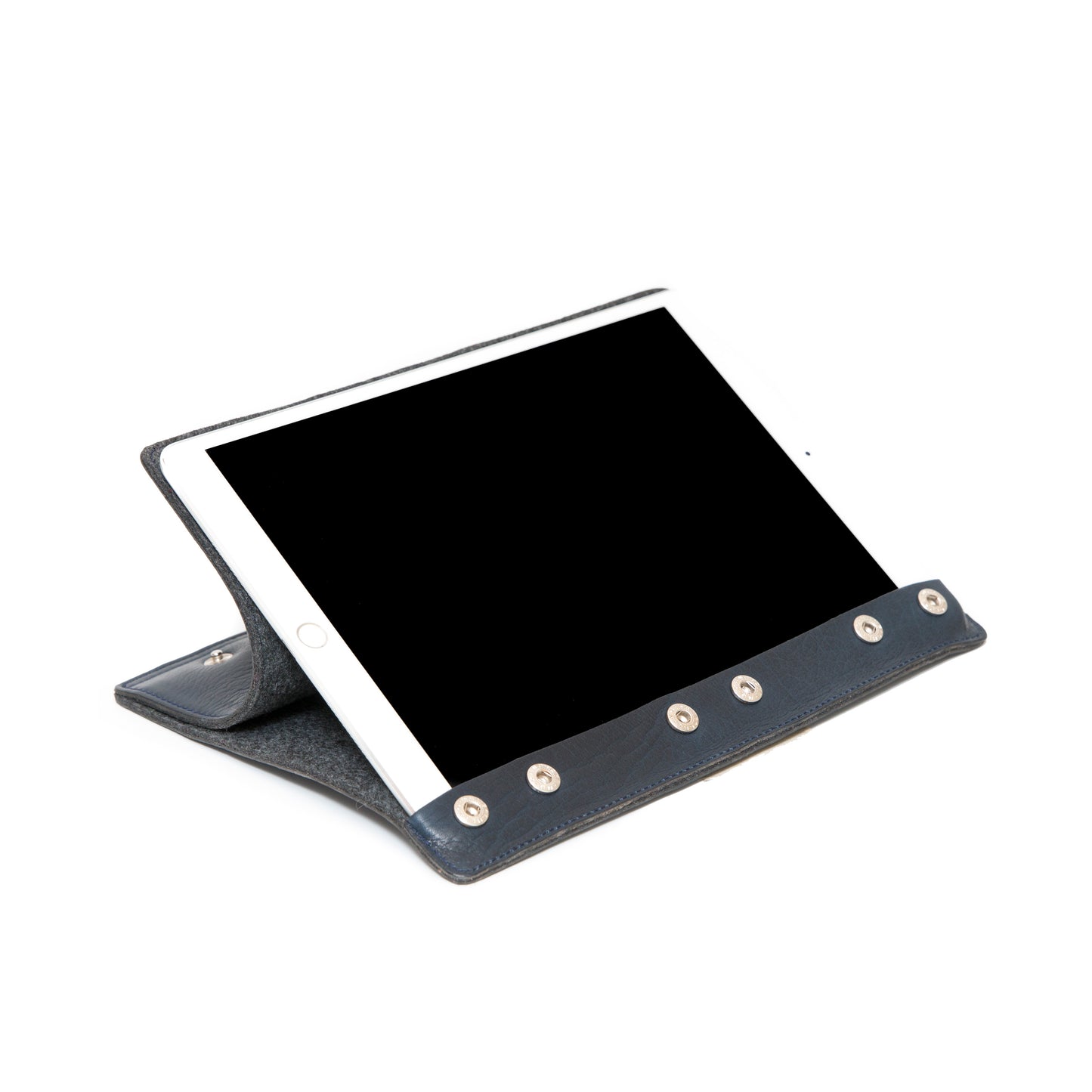 Funda para iPad: 6ta/5ta (Gen)/iPad Air 2da/1ra (Gen)/iPad Pro 9.7". Cuero Genuino Full-Grain curtido vegetal al tanino/Fieltro & 9 Broches de presión.- 928