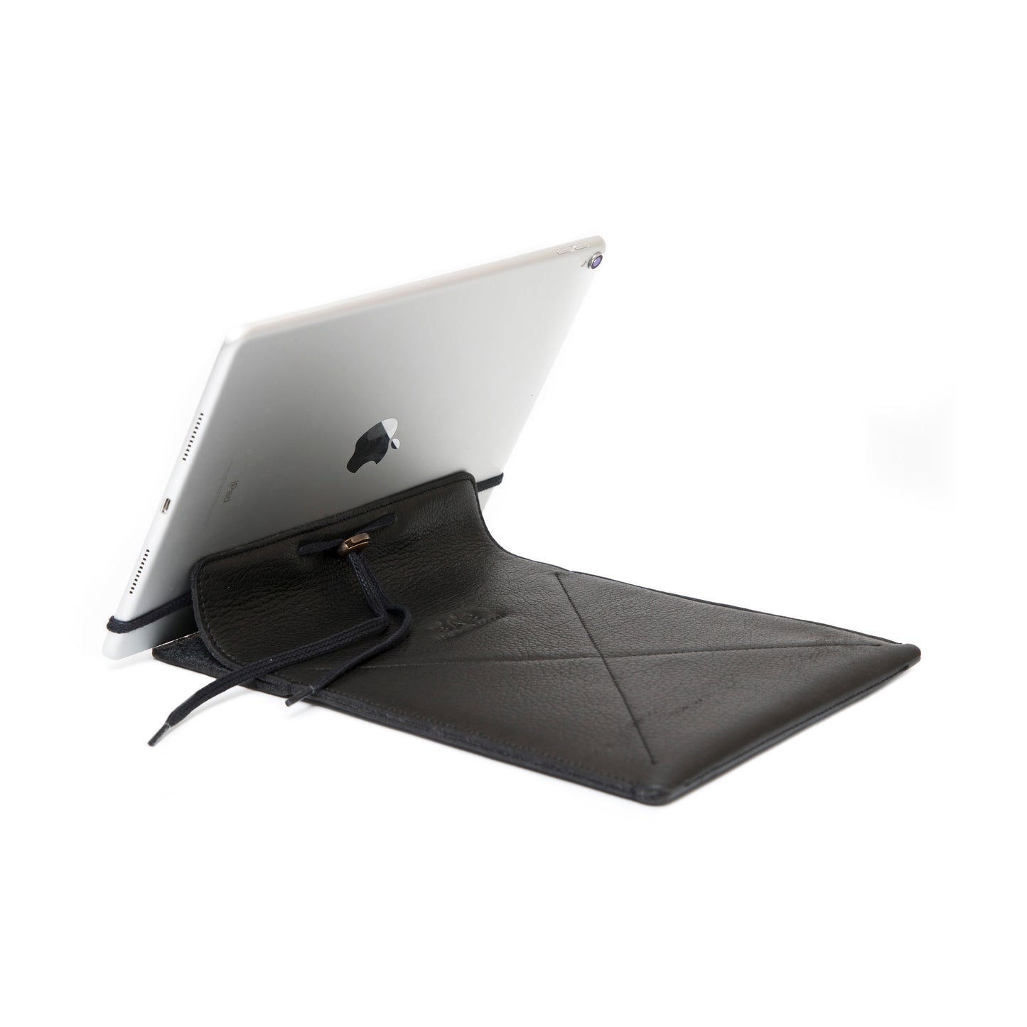 Étui pour iPad: Air 10,5"/Air 5ème/4ème/3ème (gén)/Air 11"(M2)/iPad 9éme/8ème/7ème (gén)/iPad Pro 11"4ème/3ème/2ème/1ère (gén)/iPad Pro 11"(M4). Cuir Véritable Pleine Fleur tanné végétal au tanin/Feutre & Fermeture en Bronze et cordon.- 936