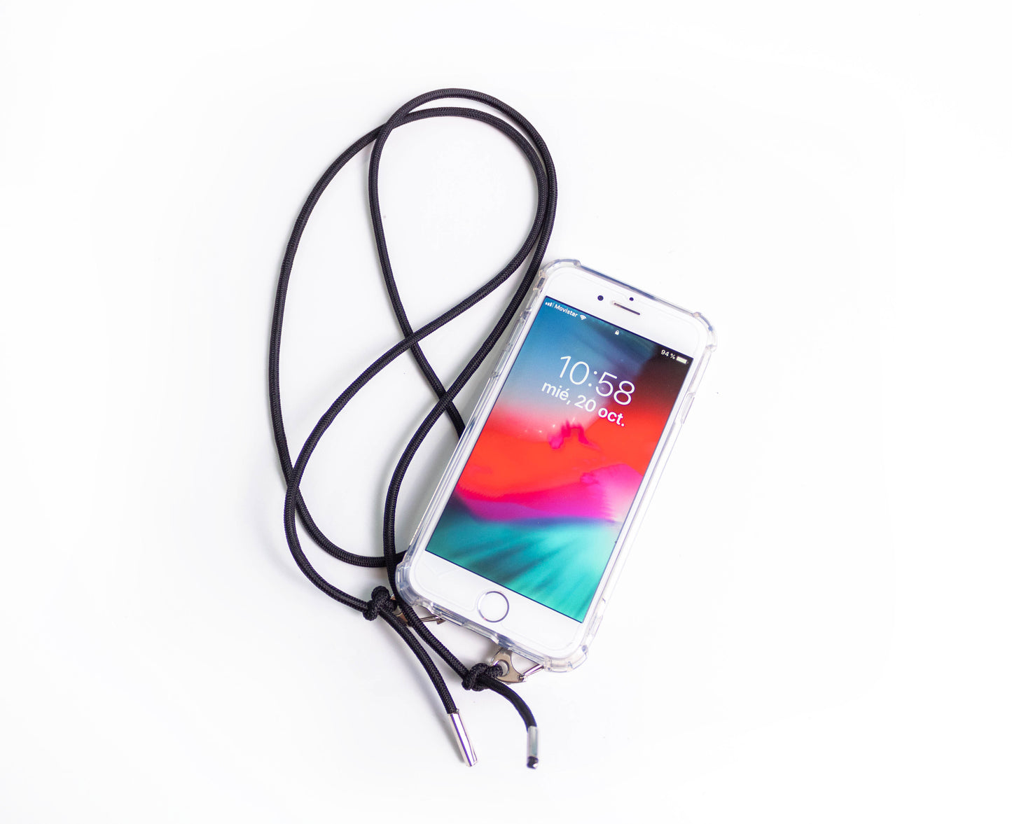 Coque pour iPhone, en Cuir Véritable Pleine Fleur tanné végétal au tanin découpé e gravé au laser/microfibre & Bandoulière Élastique Noire avec 2 Mousquetons et 2 Embouts argentés.- F34