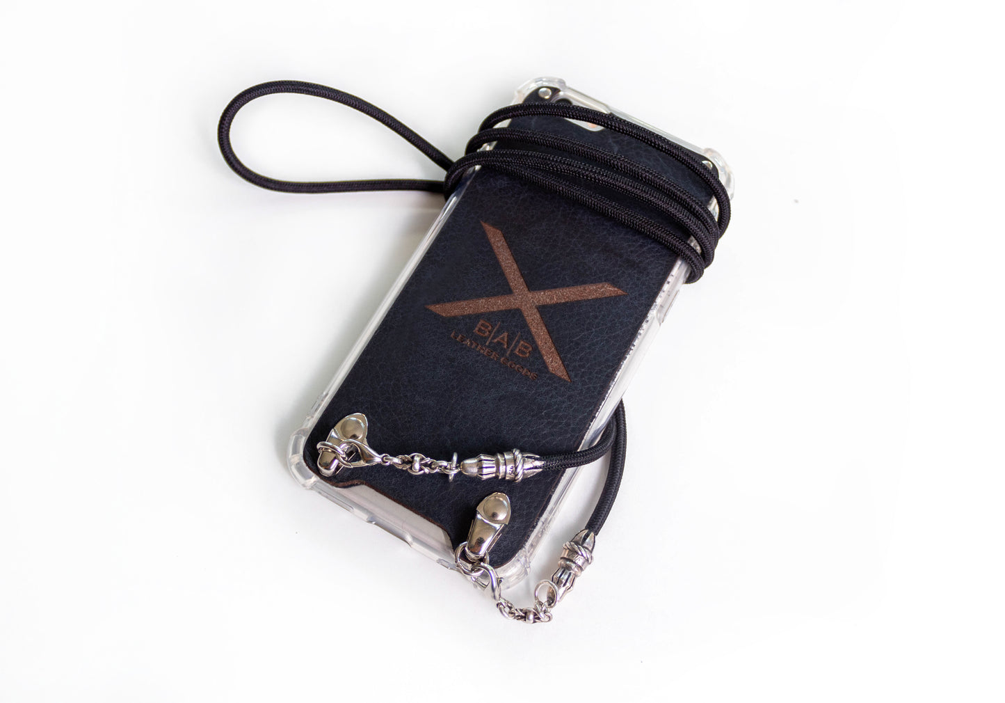Capa para iPhone de Couro Genuíno Flor Integral curtido vegetal com tanino cortada e gravada a laser/microfibra. 2 Terminais de Corda, 2 Elos e 6 Argolas, todos feitos de Prata 925 & Crossbody/Colar/Pulseira de Corda Elástica Preta.- F29