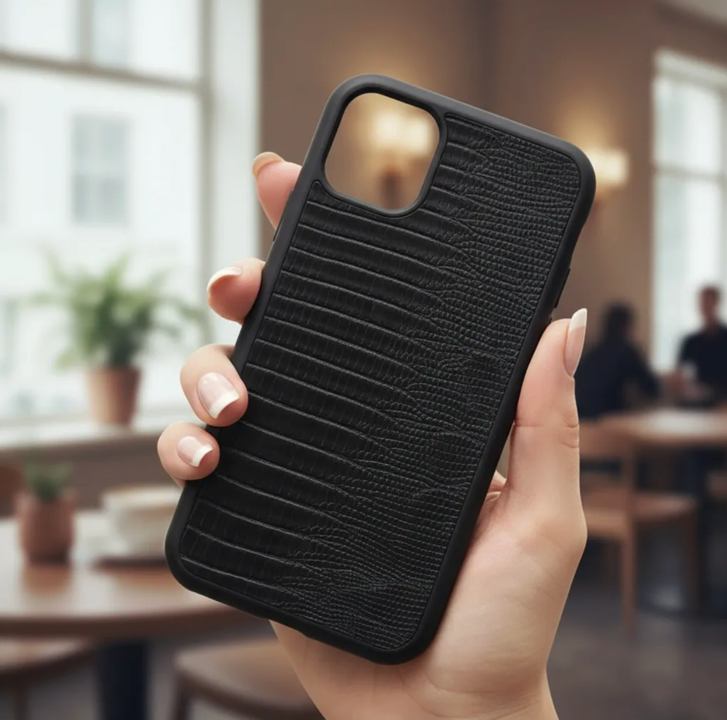 Coque en cuir véritable d’iguane pour iPhone découpée & gravée au laser/microfibre-59