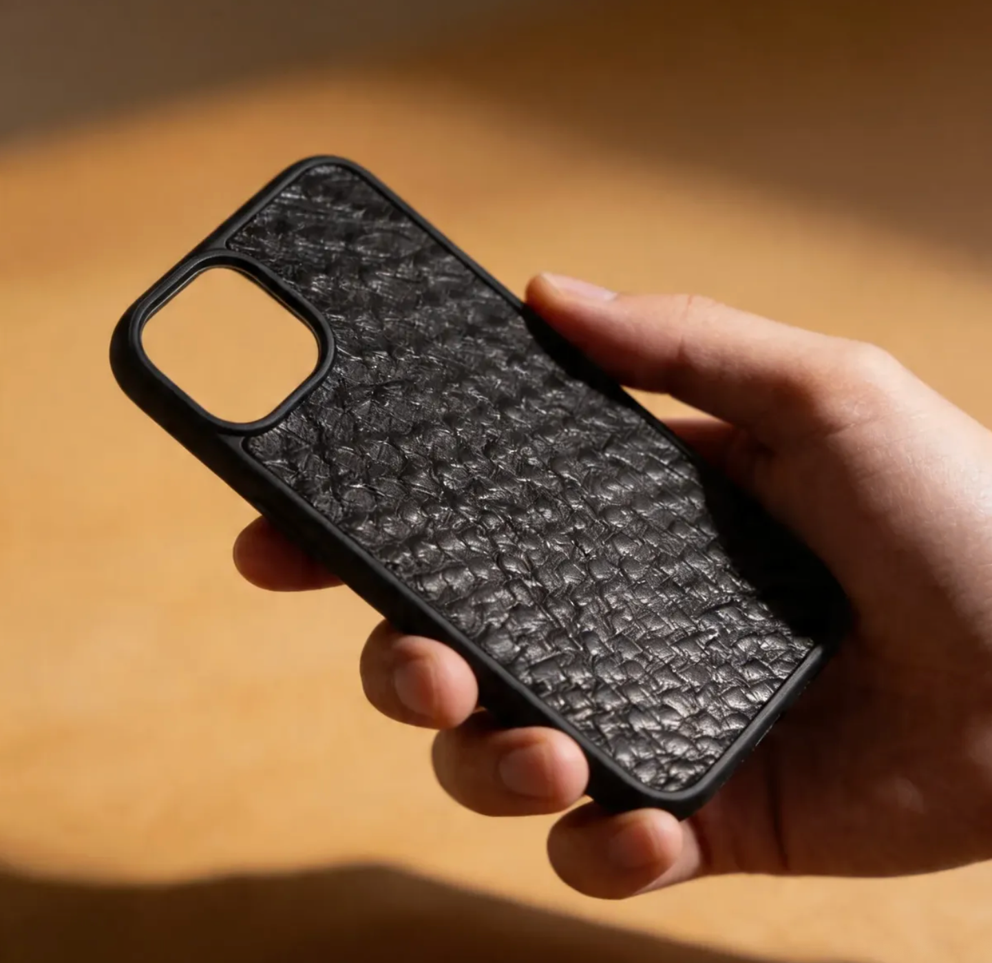 Coque en cuir Véritable de d’autruche pour iPhone découpée & gravée au laser/microfibre-58