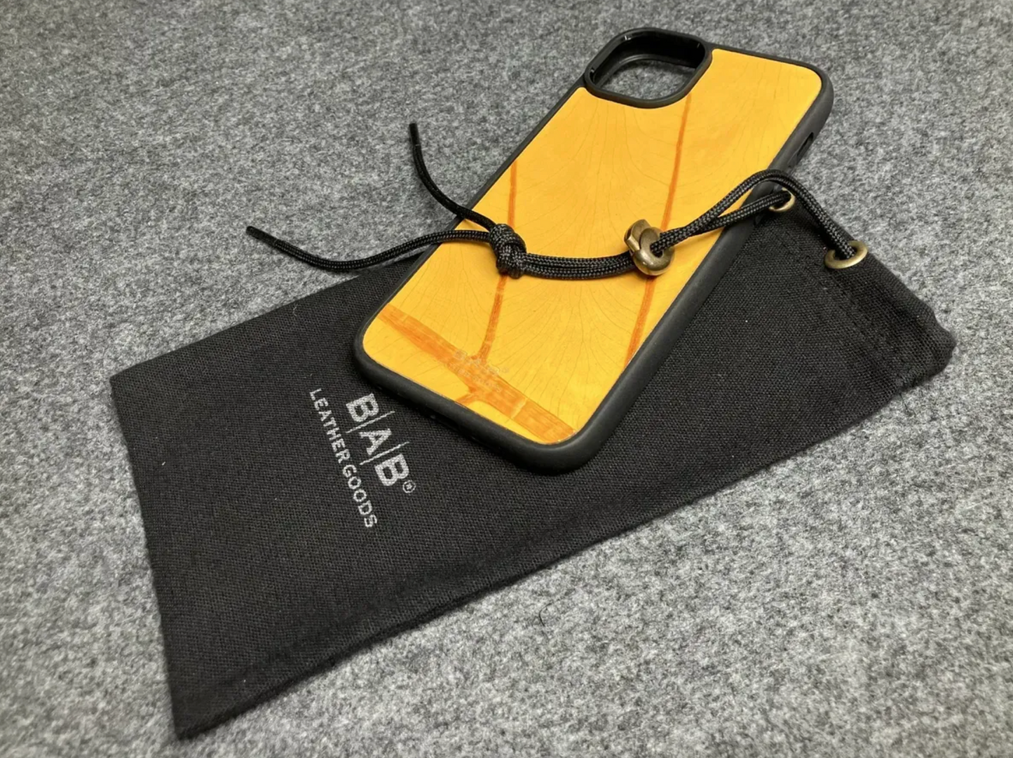 Coque beLEAF® en Véritable feuille d'Alocasia pour iPhone découpée & gravée au laser/Microfibre-60i