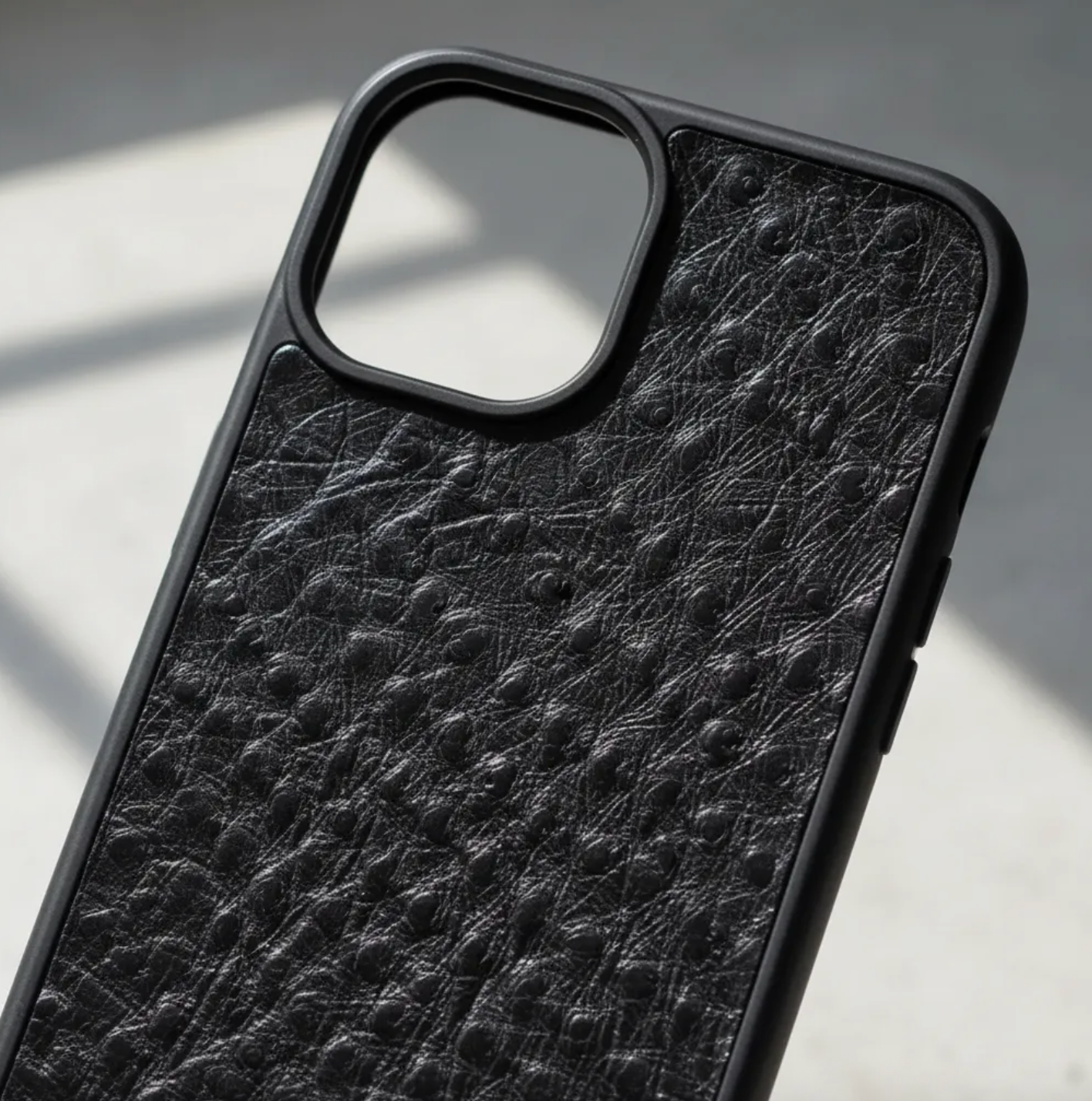 Coque en cuir Véritable de d’autruche pour iPhone découpée & gravée au laser/microfibre-58