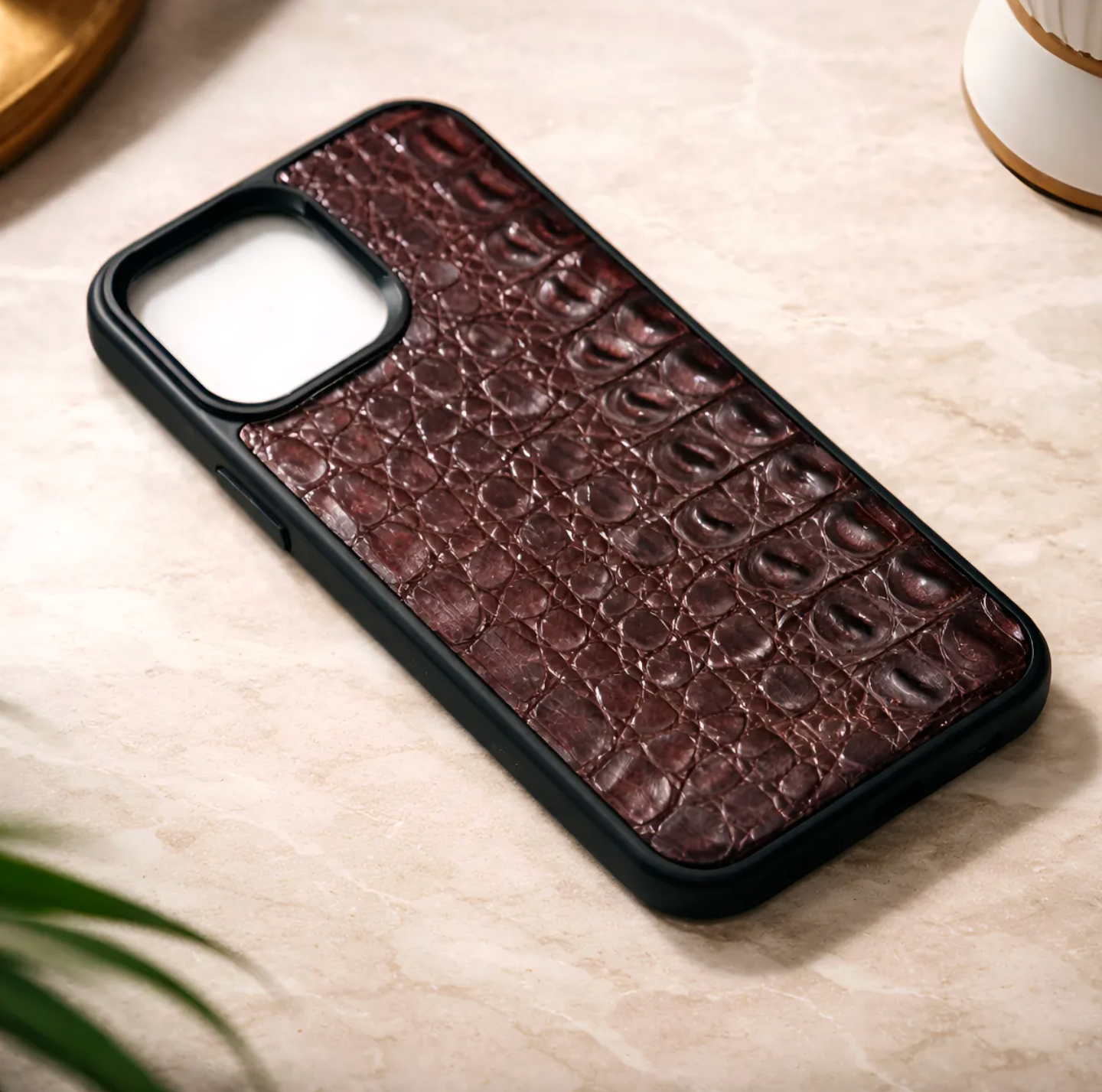 Coque en cuir de Crocodile Véritable pour iPhone découpée & gravée au laser/microfibre-57