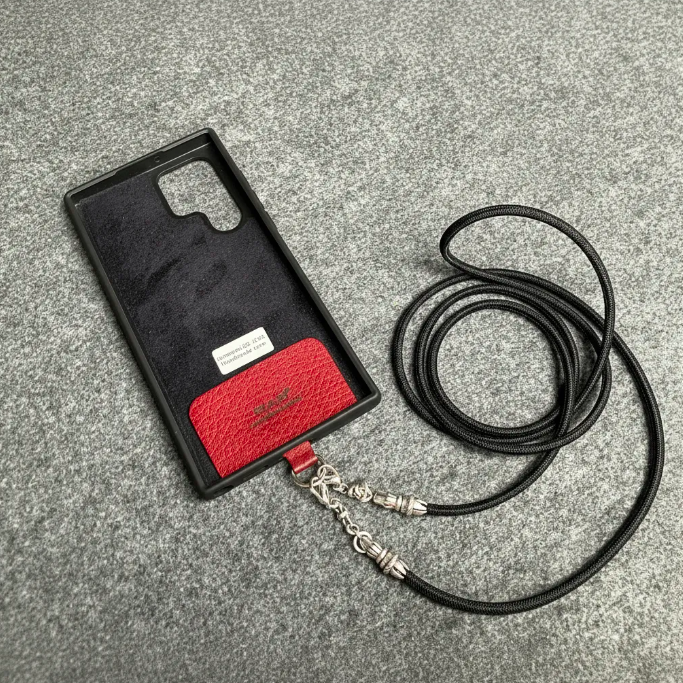 Funda/Soporte de Cuero Genuino Full-Grain curtido vegetal al tanino para Samsung/microfibra. 2 Terminales Cuerda, 2 Eslabones y 6 Argollas, todos de Plata Esterlina 925 & Crossbody/Collar/Gargantilla/Pulsera de Cuerda Elástica Negra.- KC29S