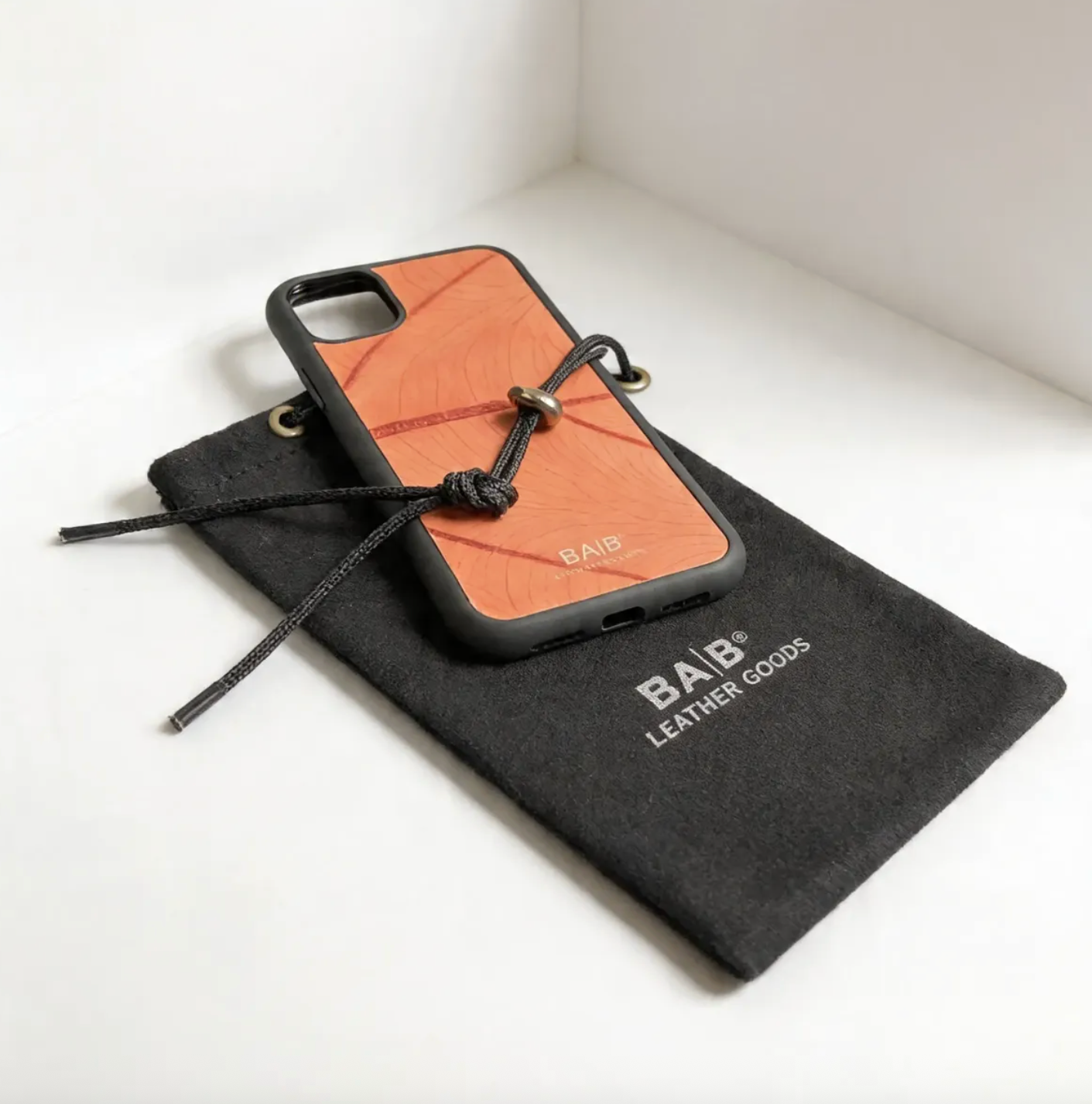 Coque beLEAF® en Véritable feuille d'Alocasia pour iPhone découpée & gravée au laser/Microfibre-60i
