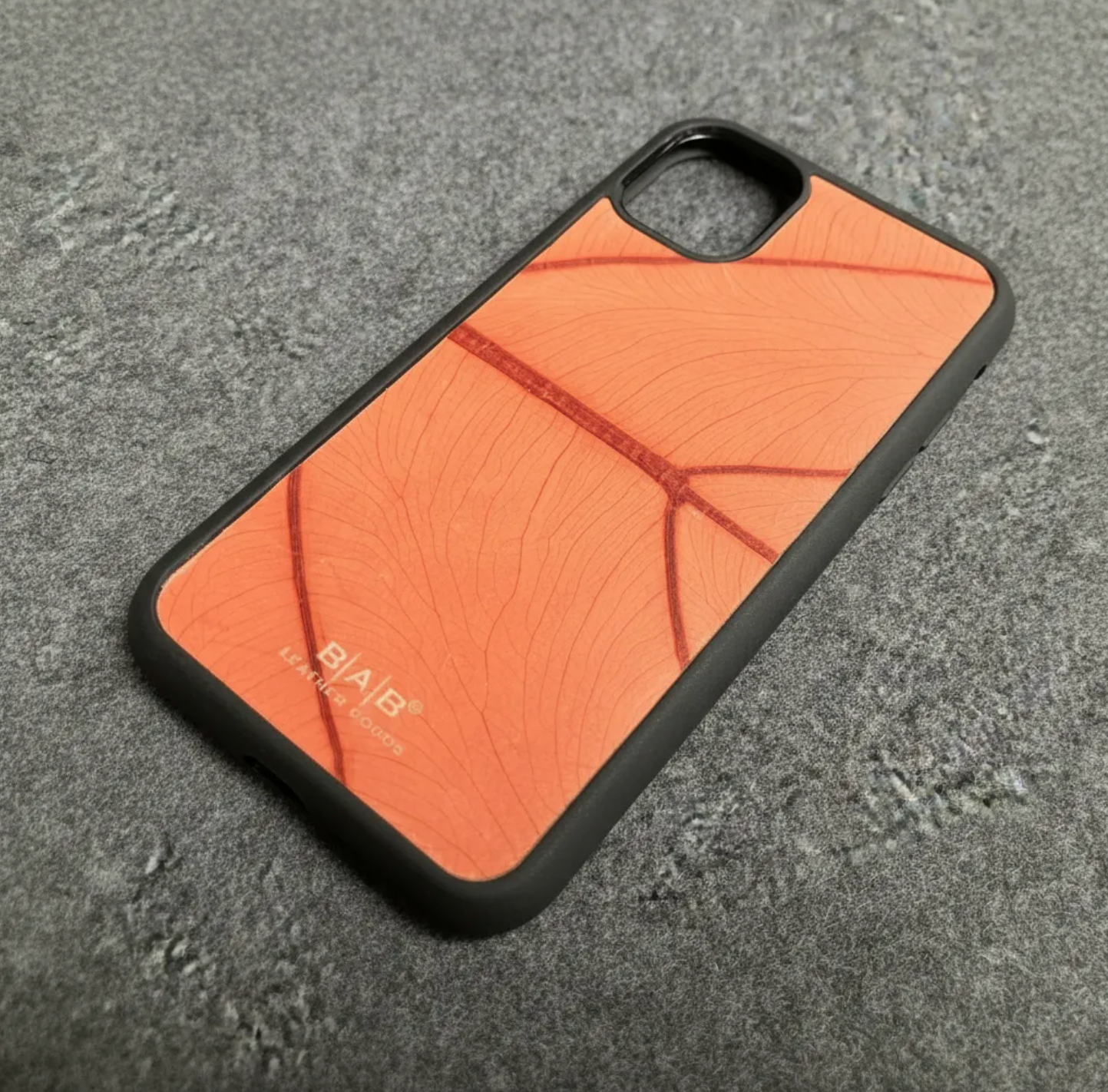 Coque beLEAF® en Véritable feuille d'Alocasia pour iPhone découpée & gravée au laser/Microfibre-60i