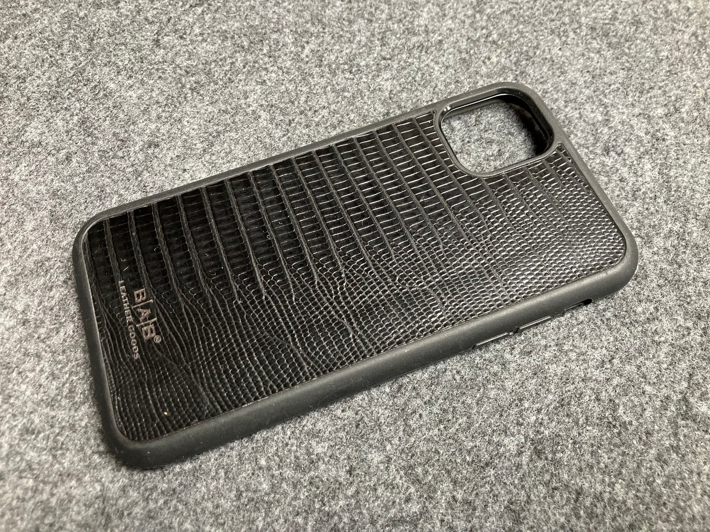 Funda para iPhone/Samsung de Cuero Genuino Iguana cortado y grabado con láser.- 59