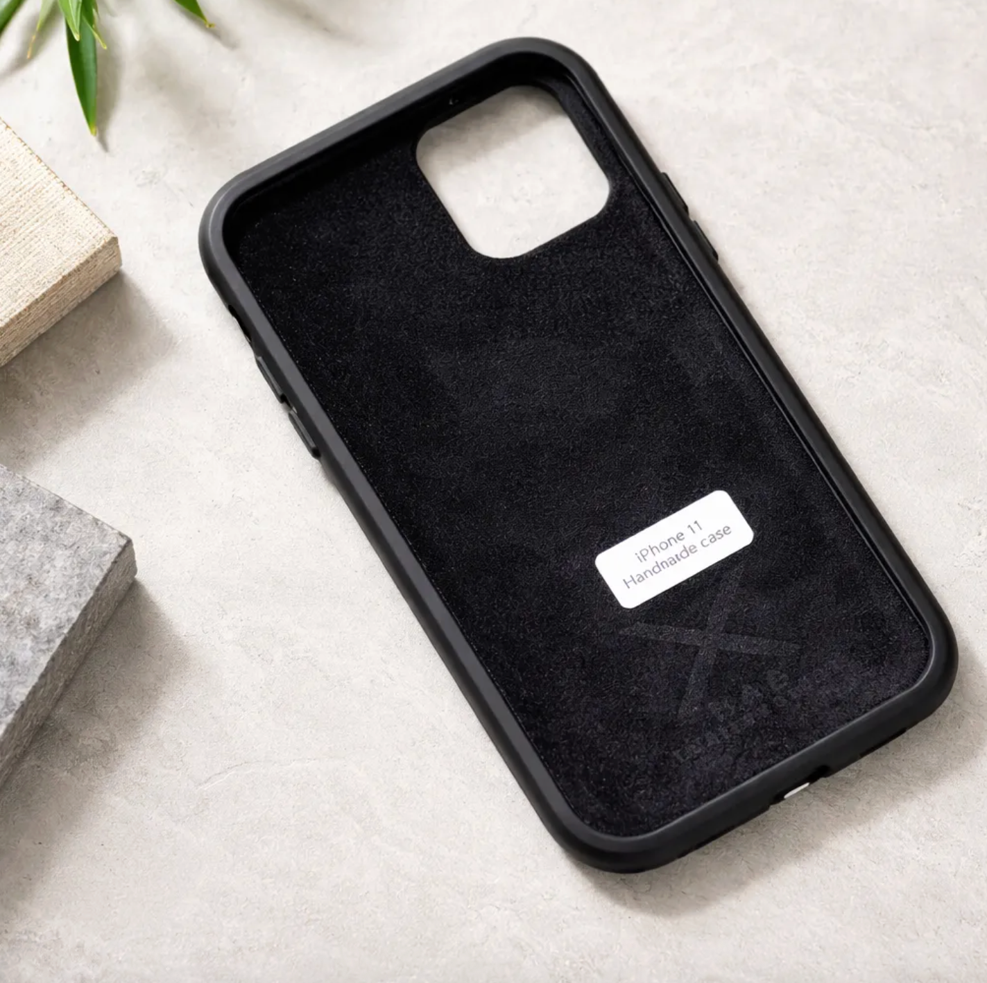 Coque en cuir Véritable de d’autruche pour iPhone découpée & gravée au laser/microfibre-58