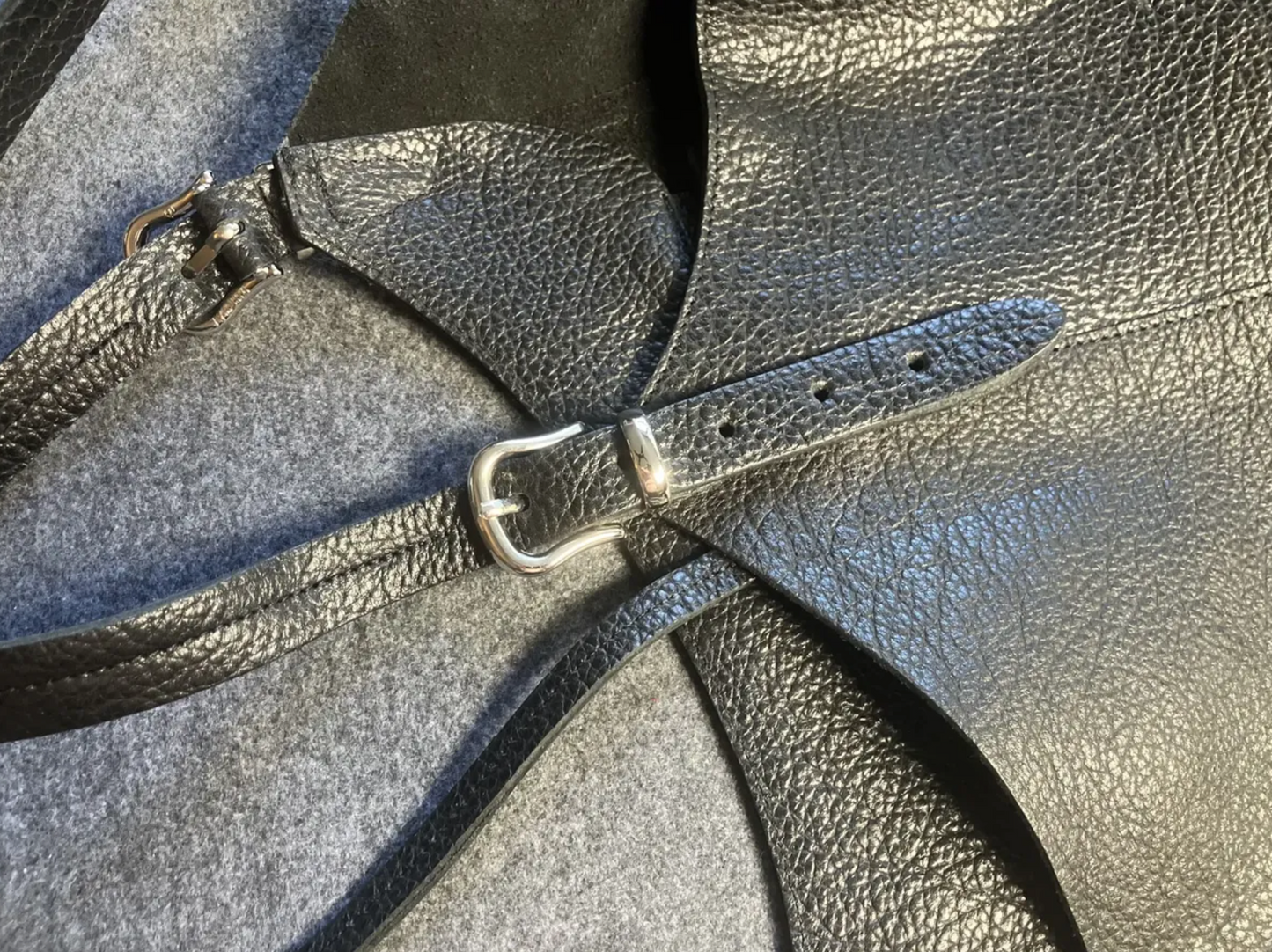 Sac à main / Portefeuille / Tote en Cuir Véritable B|A|B® Leather Goods, Noir, tannage végétal.- 754