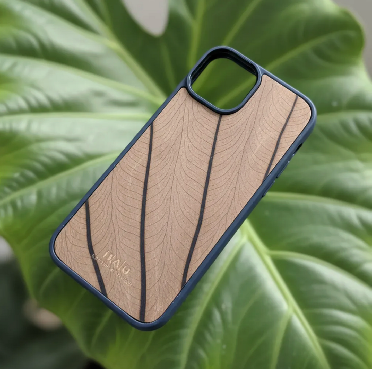 Coque beLEAF® en Véritable feuille d'Alocasia pour iPhone découpée & gravée au laser/Microfibre-60i