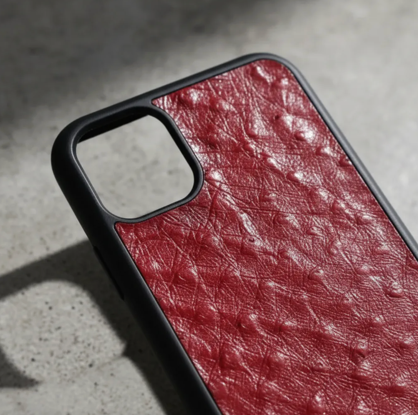 Coque en cuir Véritable de d’autruche pour iPhone découpée & gravée au laser/microfibre-58