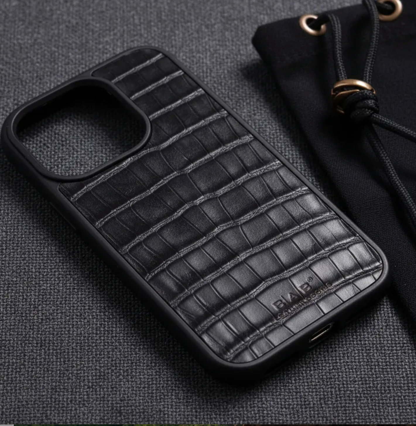 Coque en cuir de Crocodile Véritable pour iPhone découpée & gravée au laser/microfibre-57