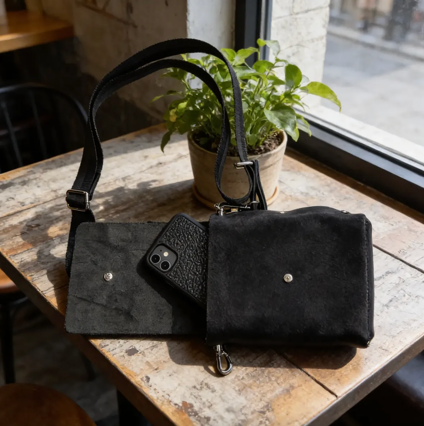 Bandolera / Portacelular / Crossbody Correa Negra.- 751