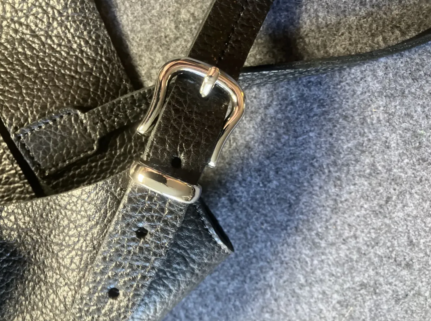 Sac à main / Portefeuille / Tote en Cuir Véritable B|A|B® Leather Goods, Noir, tannage végétal.- 754