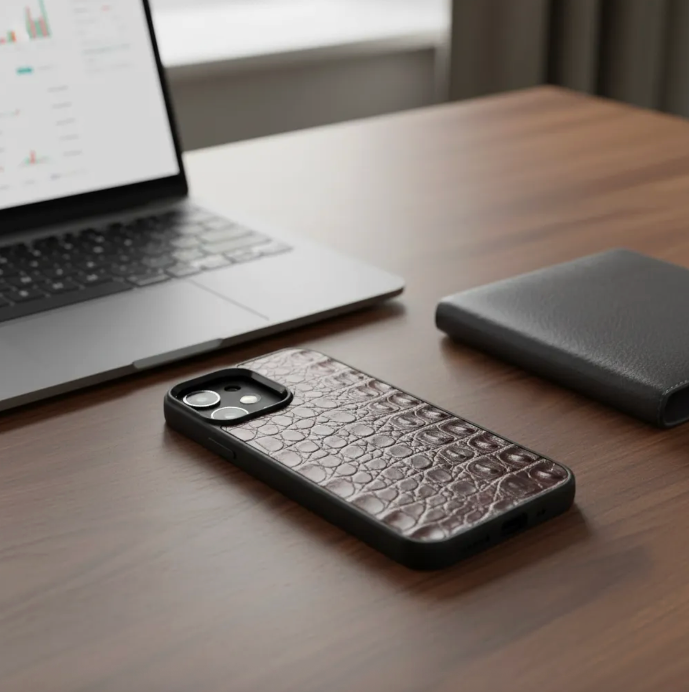 Coque en cuir de Crocodile Véritable pour iPhone découpée & gravée au laser/microfibre-57