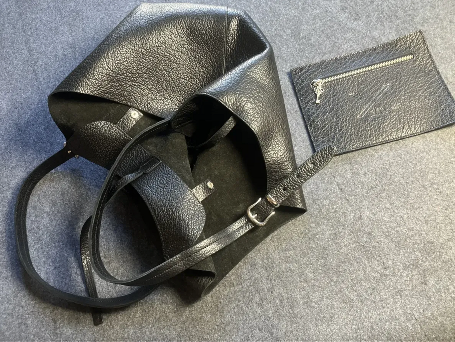 Sac à main / Portefeuille / Tote en Cuir Véritable B|A|B® Leather Goods, Noir, tannage végétal.- 754