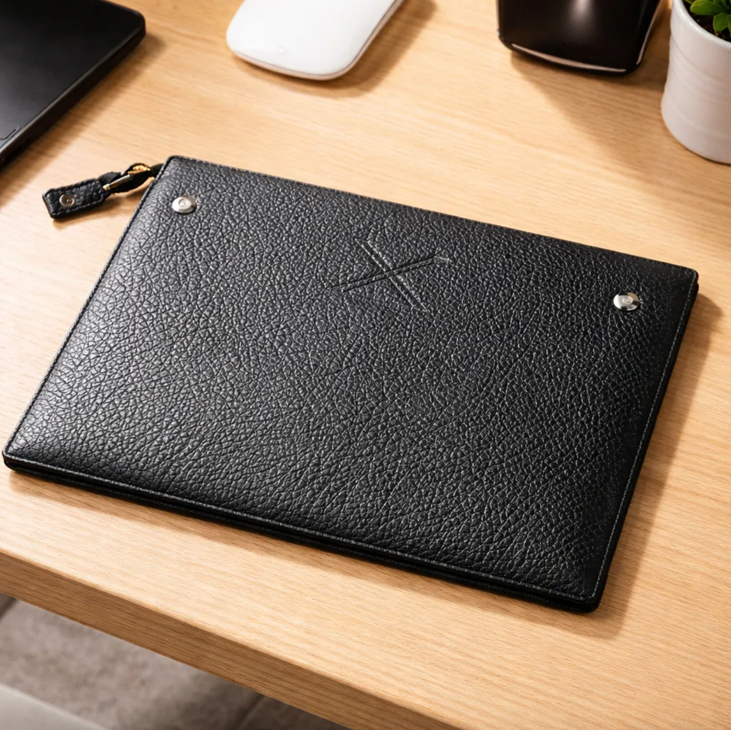 Funda B|A|B® Leather Goods de cuero Genuino Natura Negro, curtido vegetal al tanino/Fieltro para MacBook Air 13,3"/14" Pro.- 1005 B