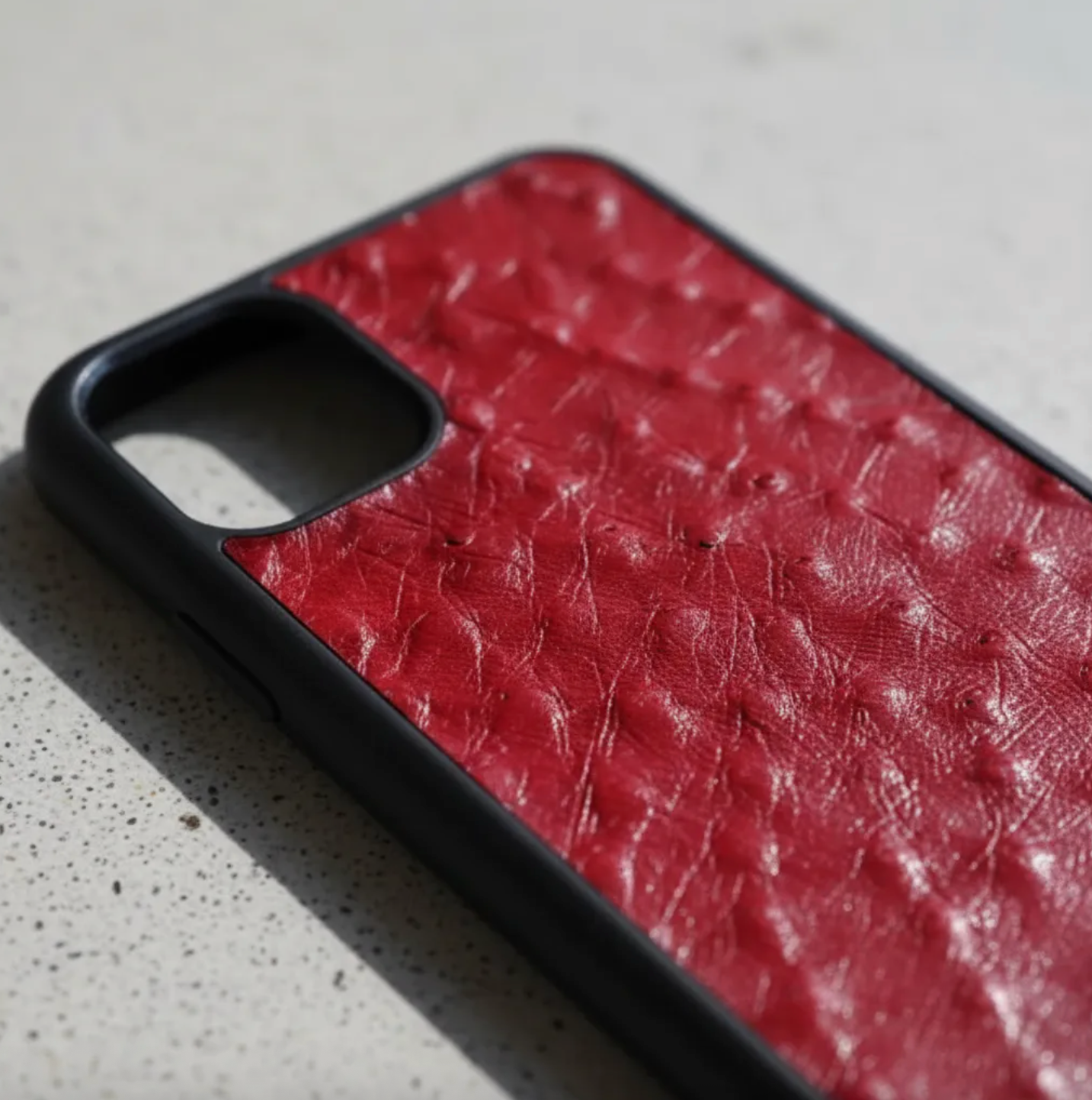 Coque en cuir Véritable de d’autruche pour iPhone découpée & gravée au laser/microfibre-58