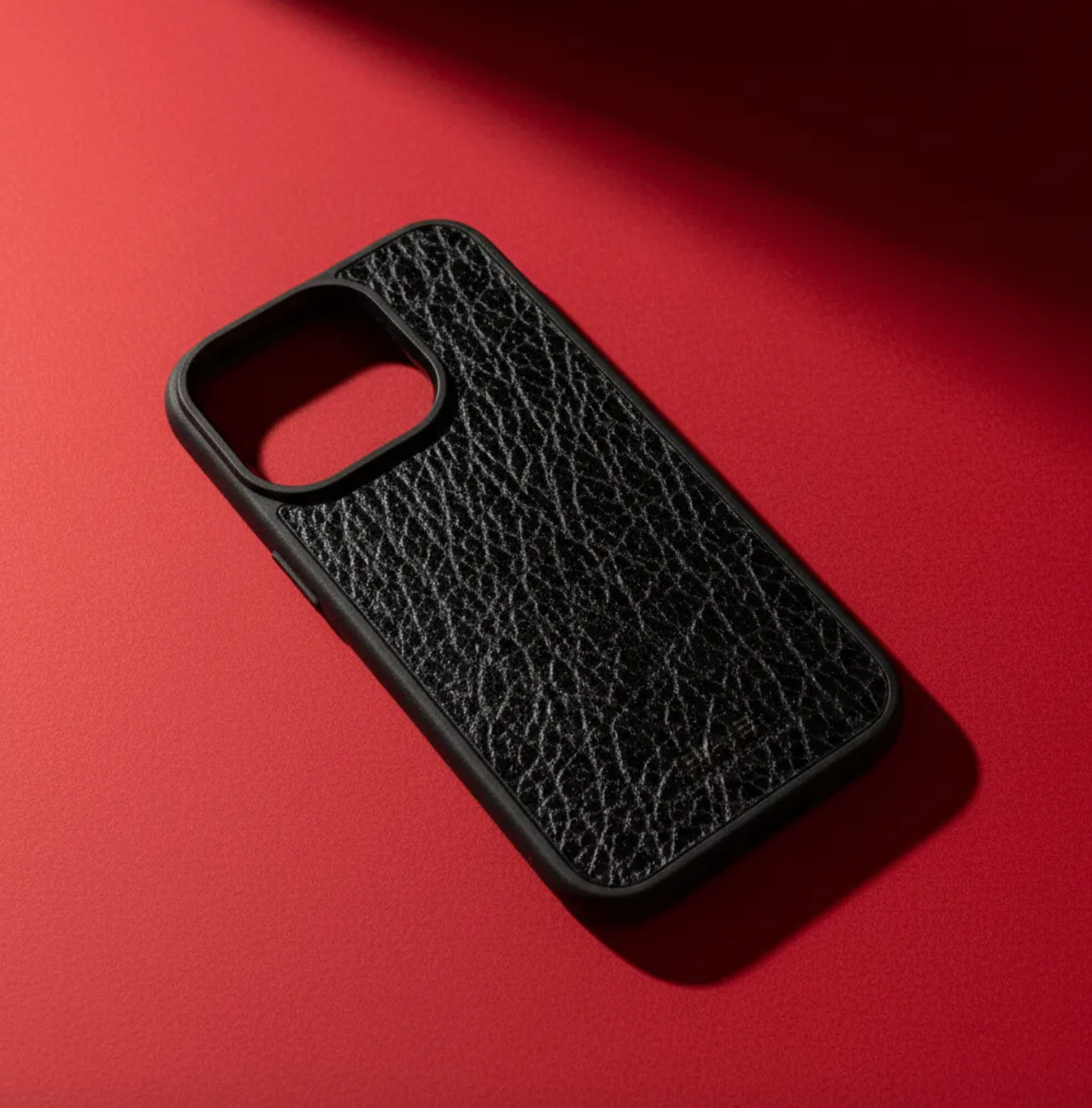 Capa de couro Genuíno B|A|B® Leather Goods Natura Preto curtido vegetalmente com tanino, para iPhone 16 a 17 Air-50B