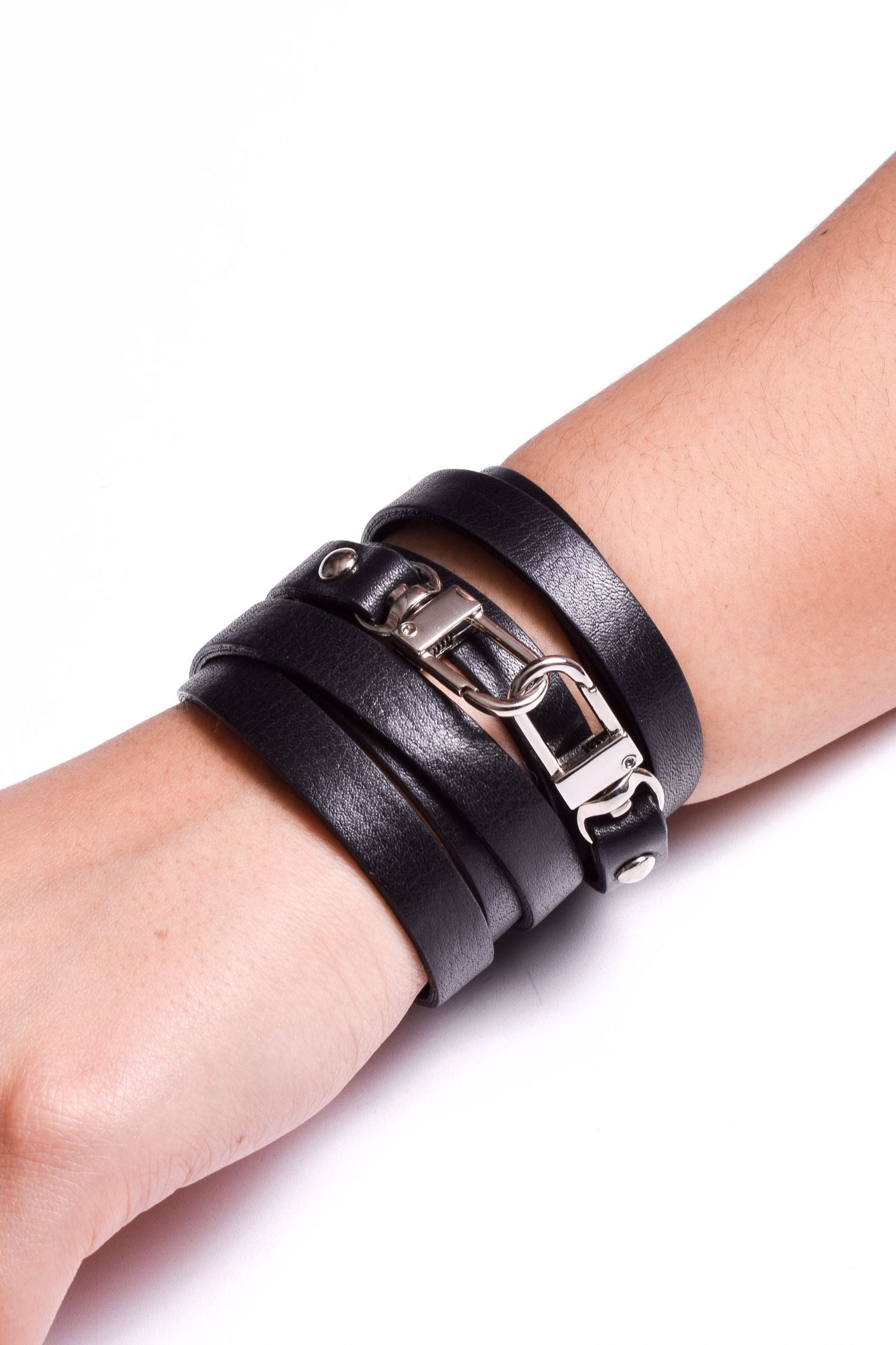 Pulsera P26 con crossbody de cuero genuino